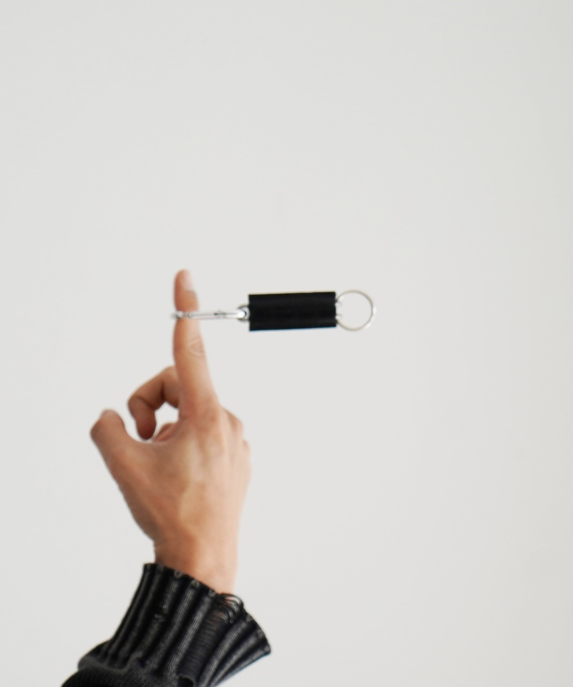 ED ROBERT JUDSON Spring clip key holder "BLACK"