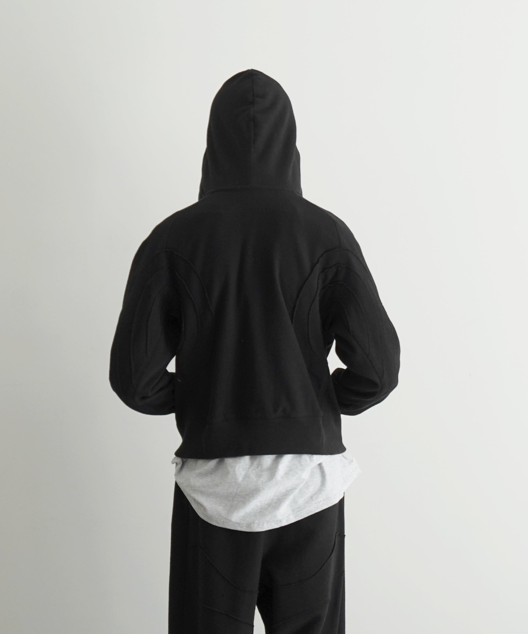 JIAN YE ORBIT MASK HOOD "BLACK"