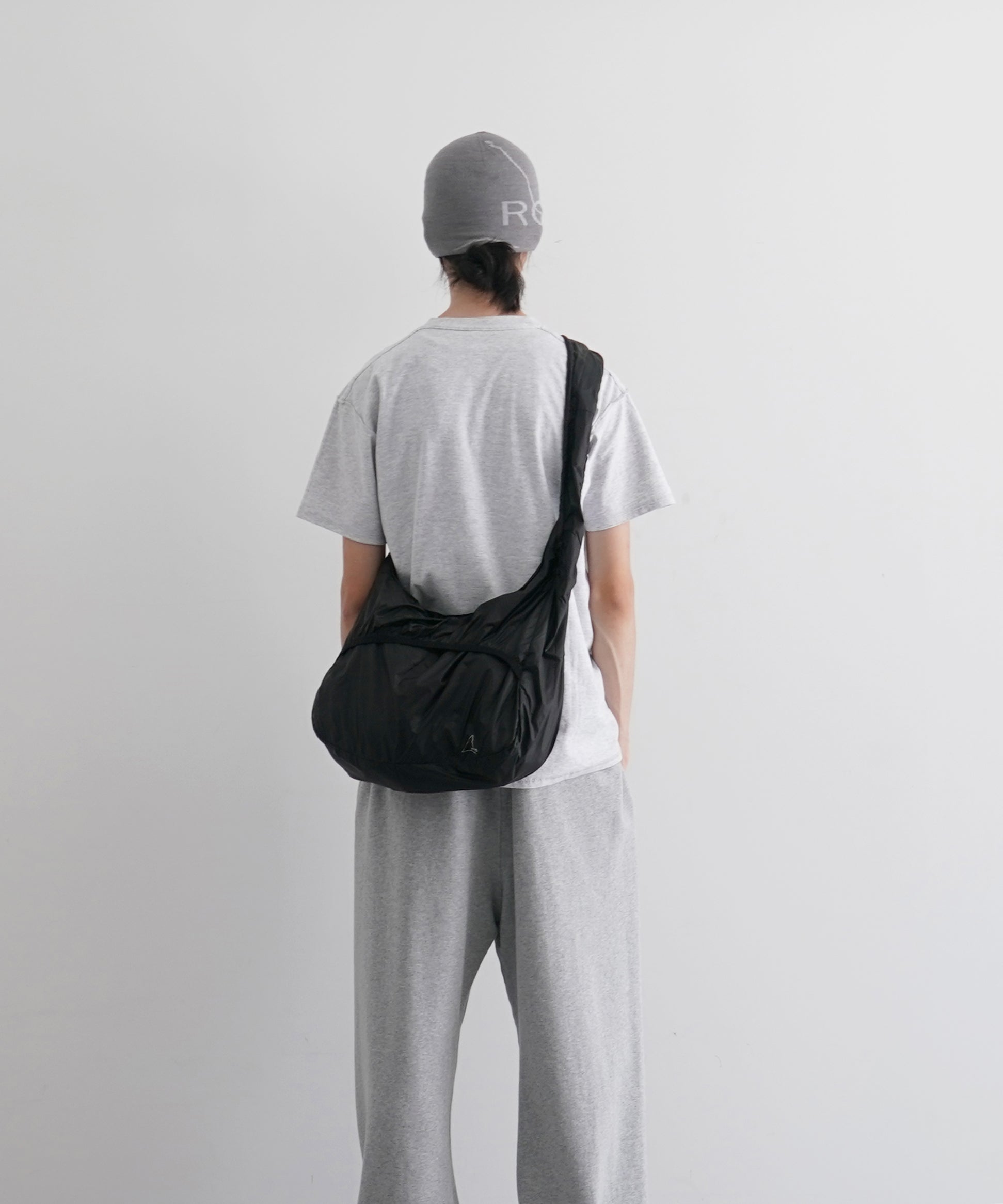ROA Laki packable knot bag "BLACK"