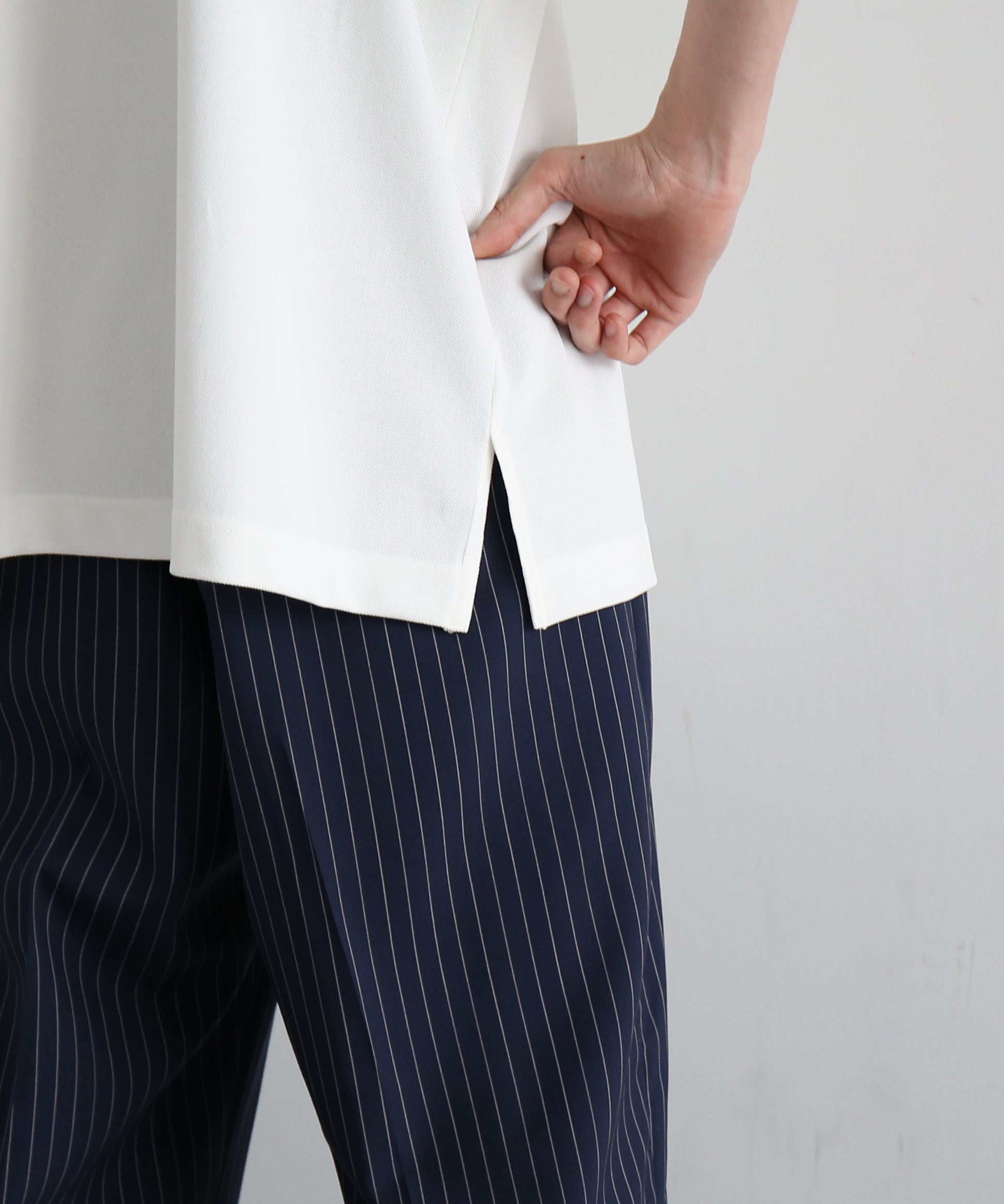 NEONSIGN Unfinished polo "hcs" "OFF WHITE"