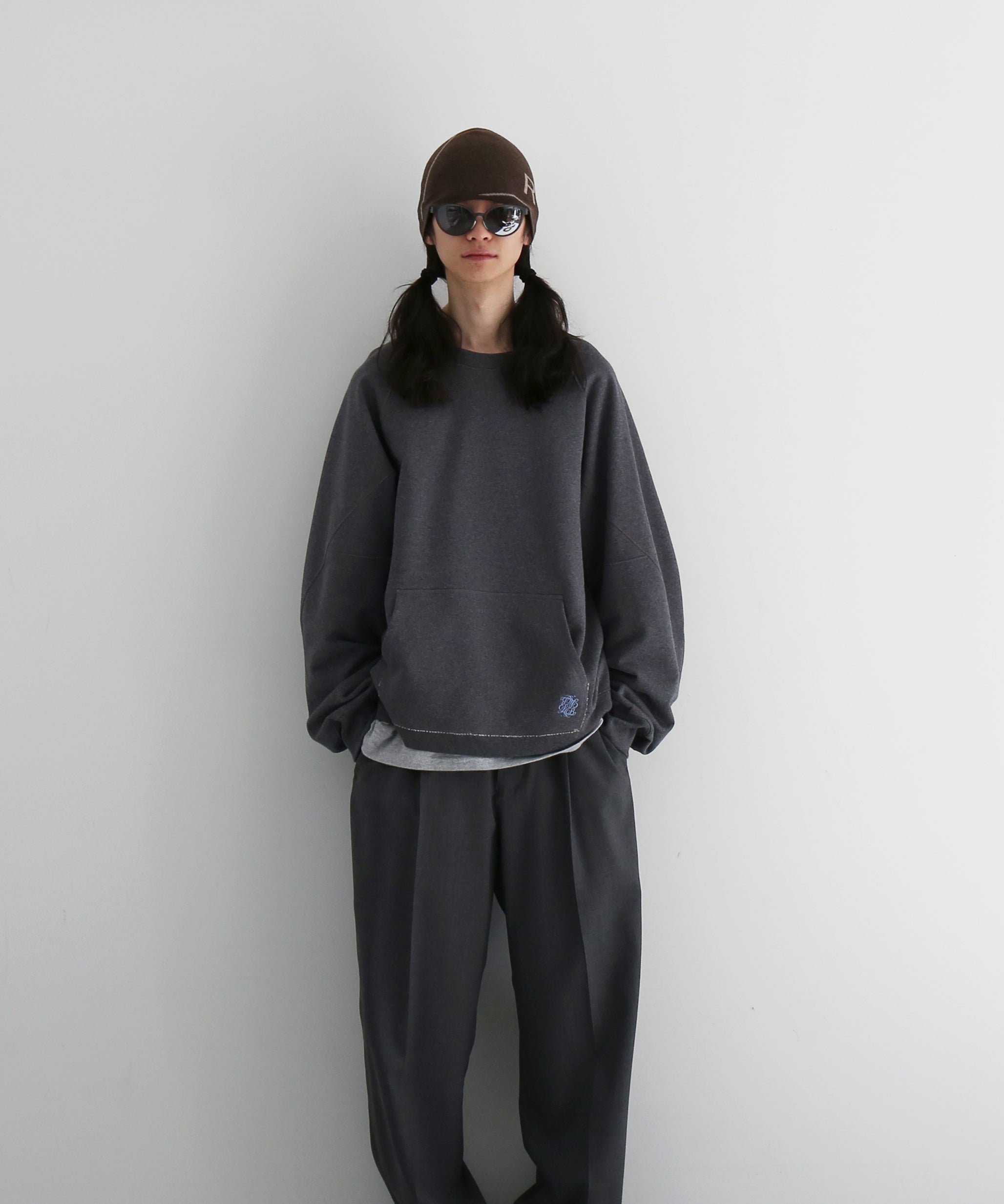 【EXCLUSIVE】Laid.B "Training" O×LB sweat shirts "CHARCOAL GRAY"