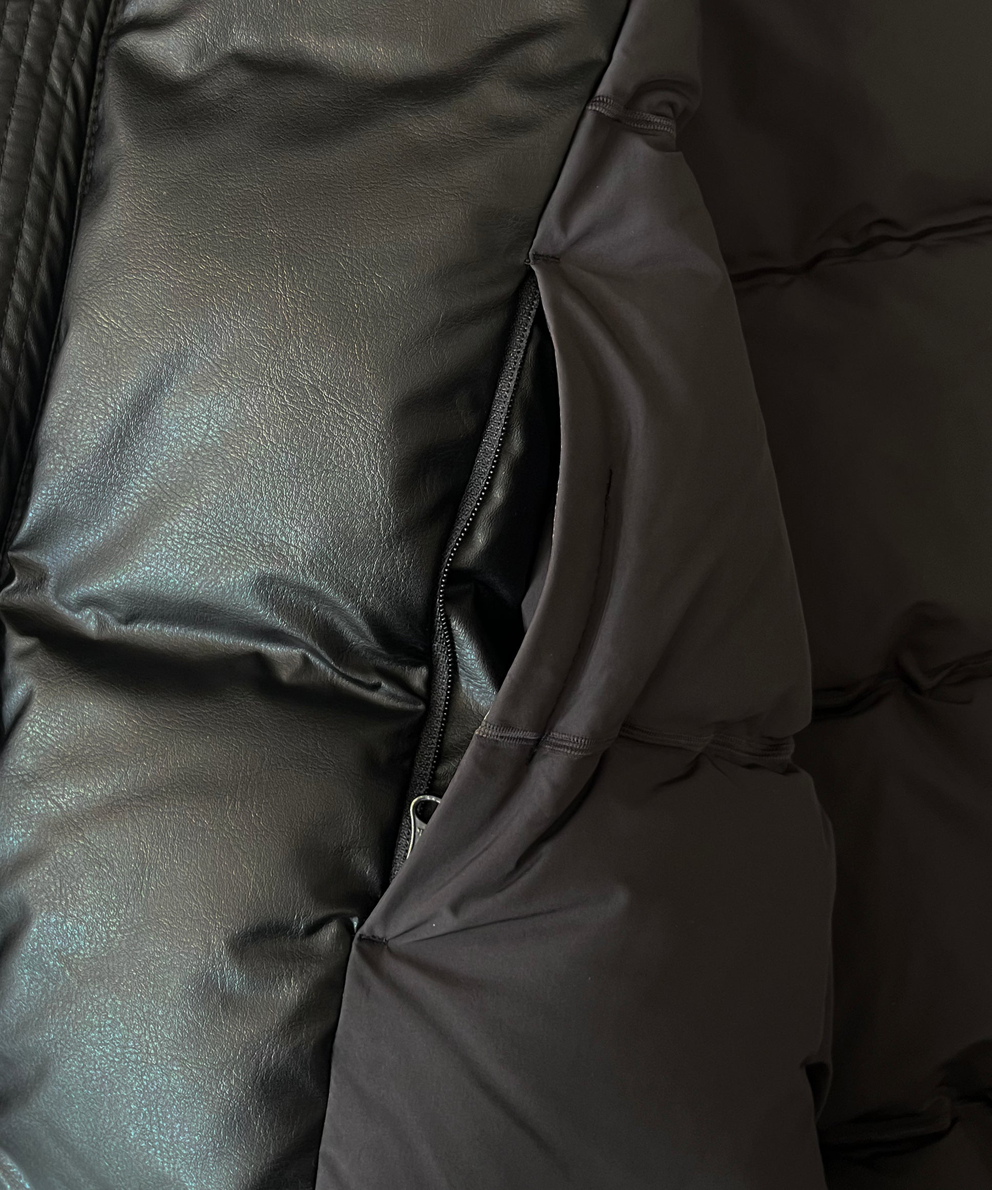 POST ARCHIVE FACTION(PAF) Cocoon Down "METALLIC BLACK"