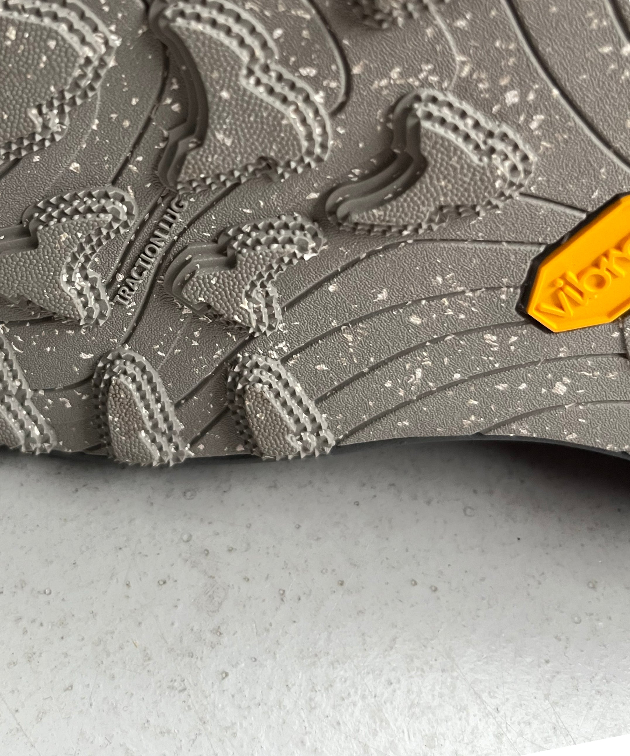 ROA Sella "SILVER/TAUPE"
