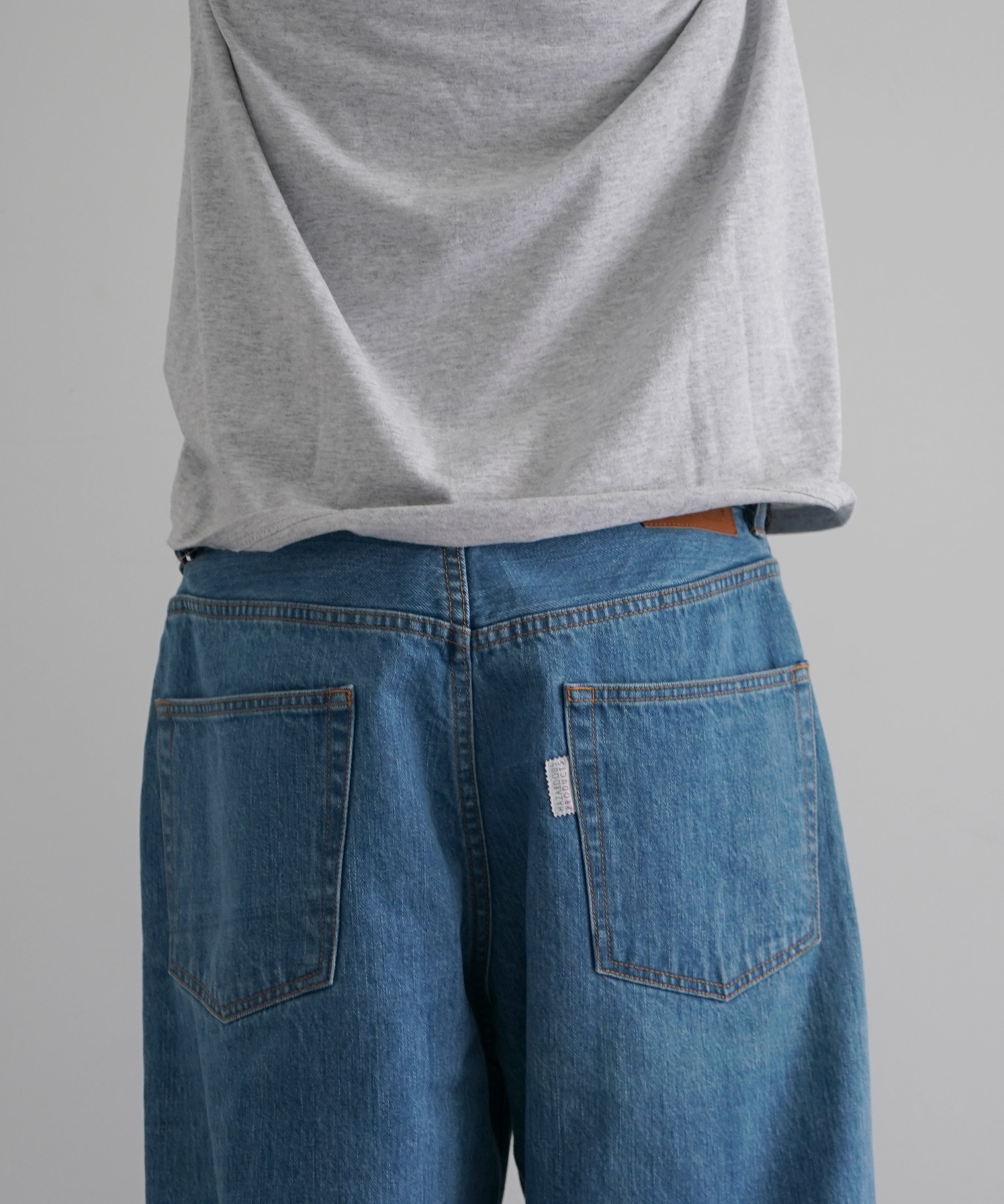 O- Ios straight-fb- "INDIGO - FADE BIO -"