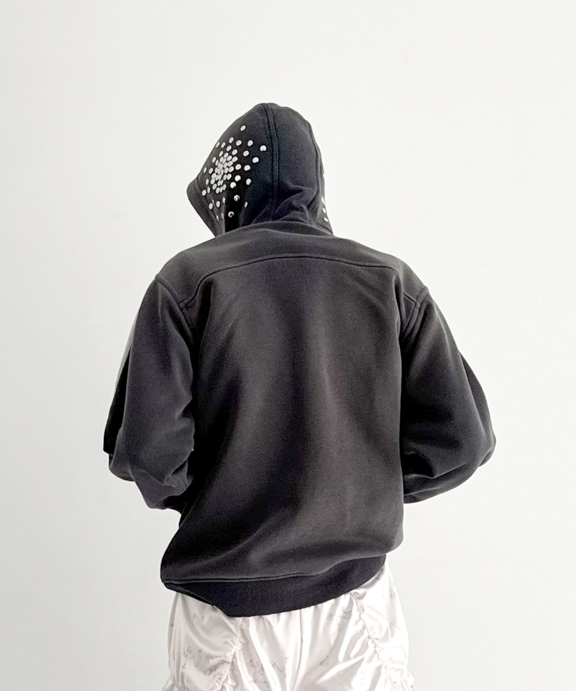 HANNAH CREAK Stud pullover hoodie "GRAY"