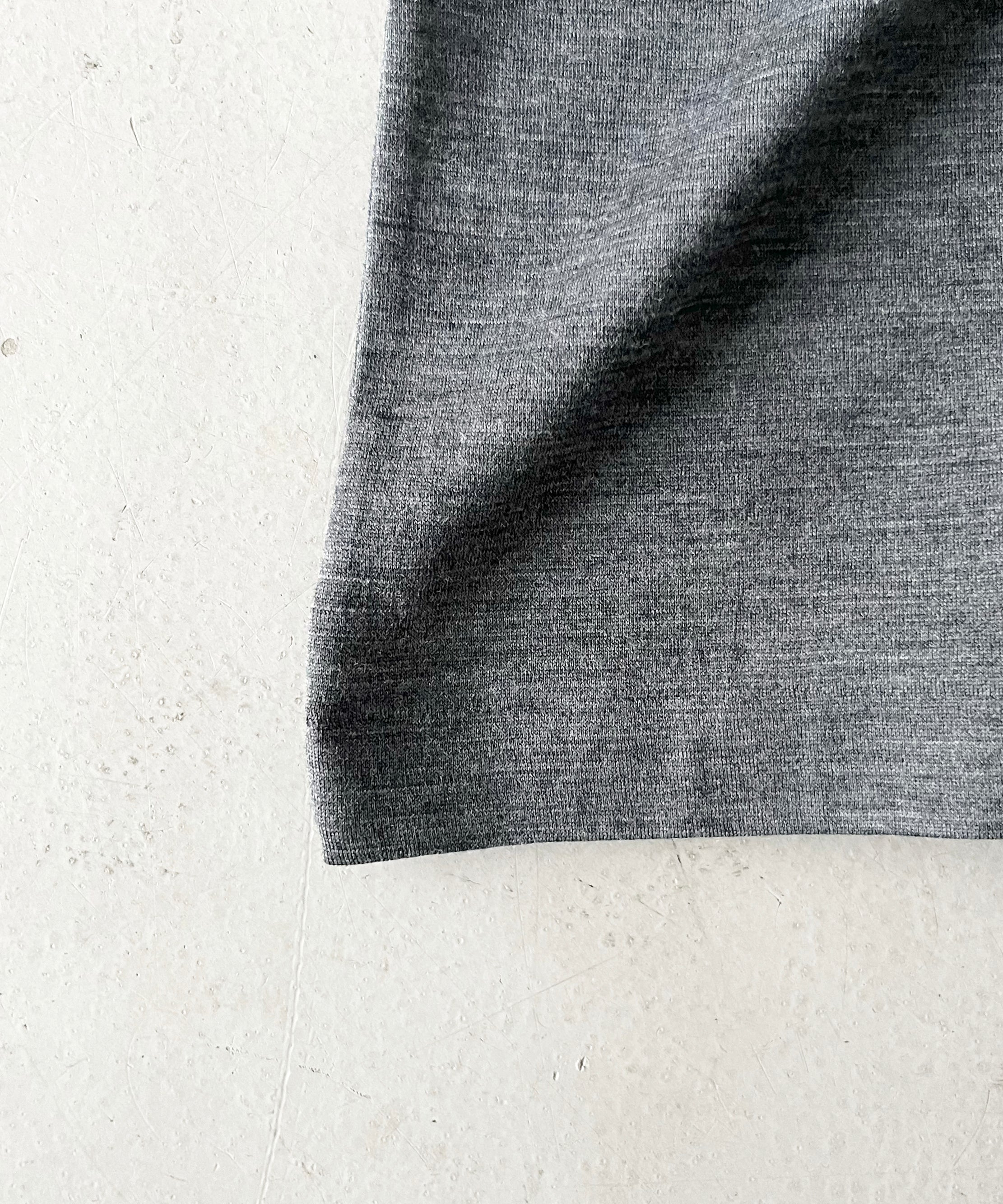 AURALEE Wool soft jersey tee "TOP CHARCOAL"