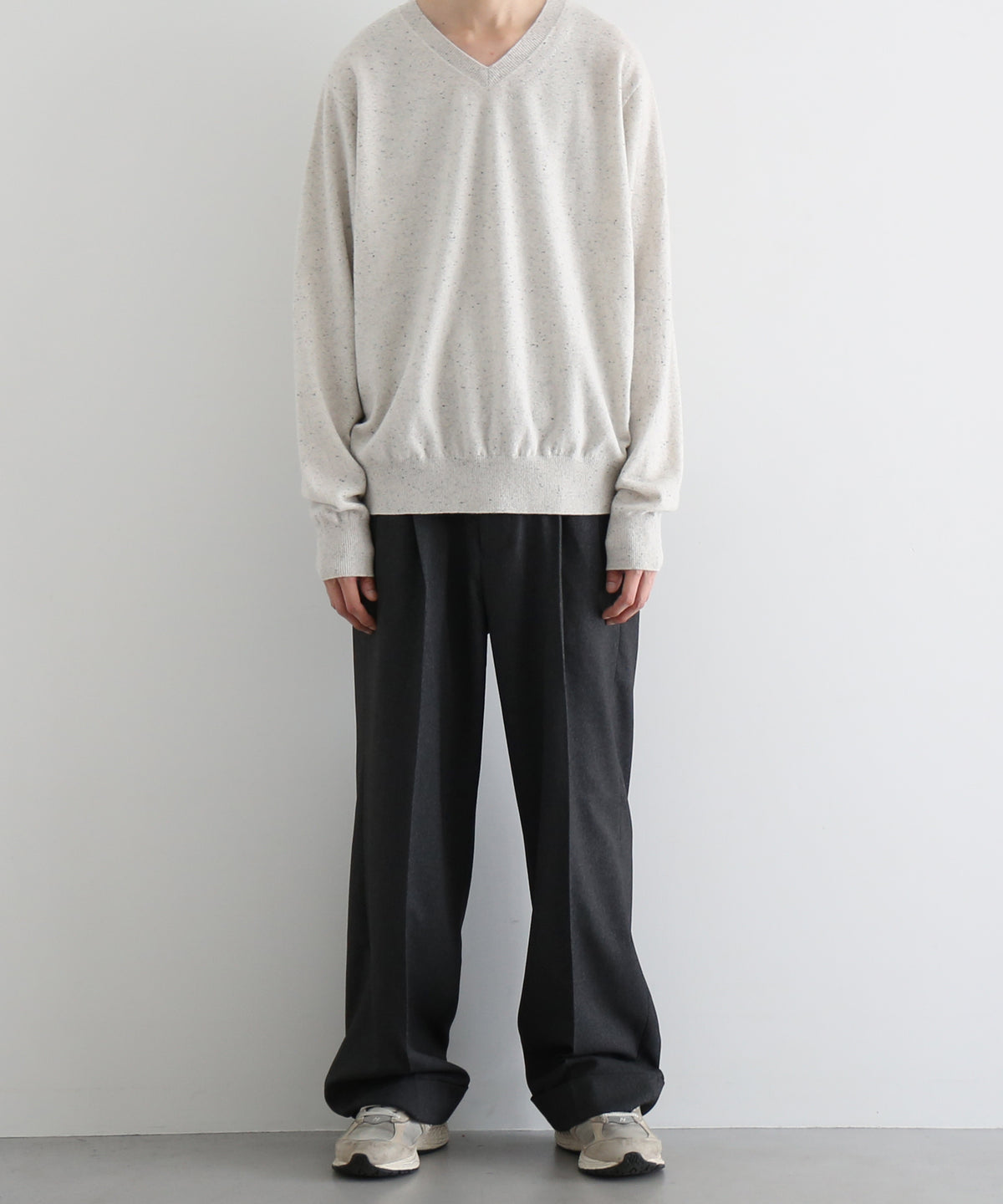 crepuscule L/s v neck "WHITE"