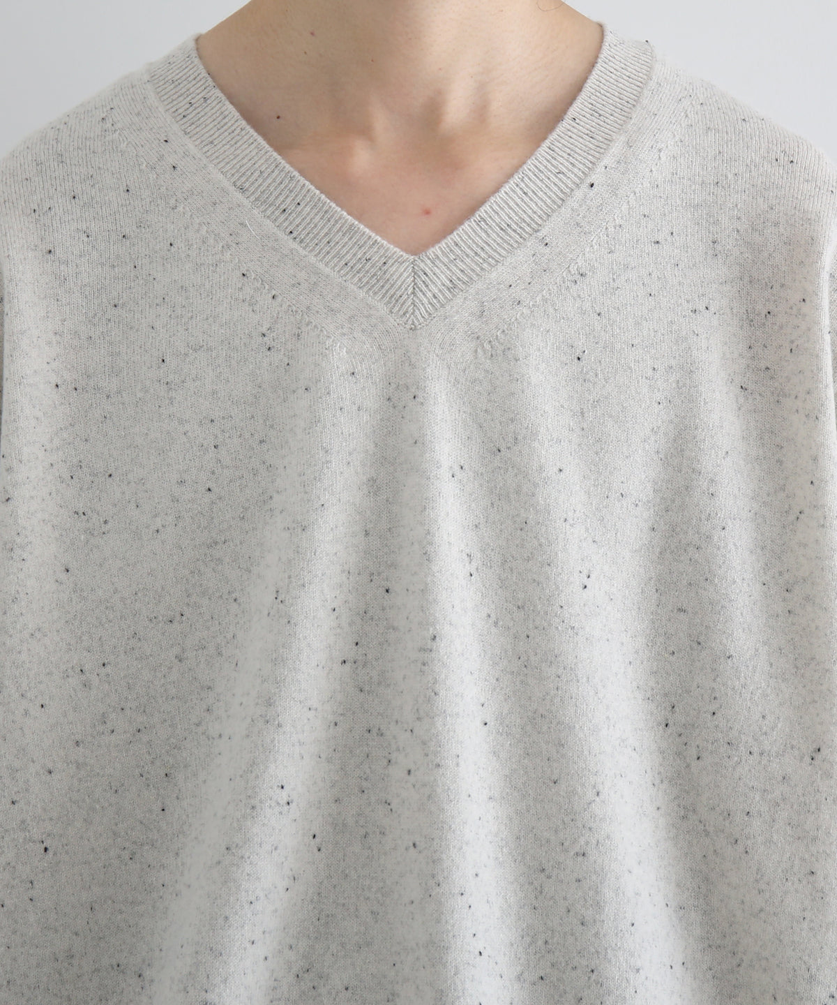 crepuscule L/s v neck "WHITE"