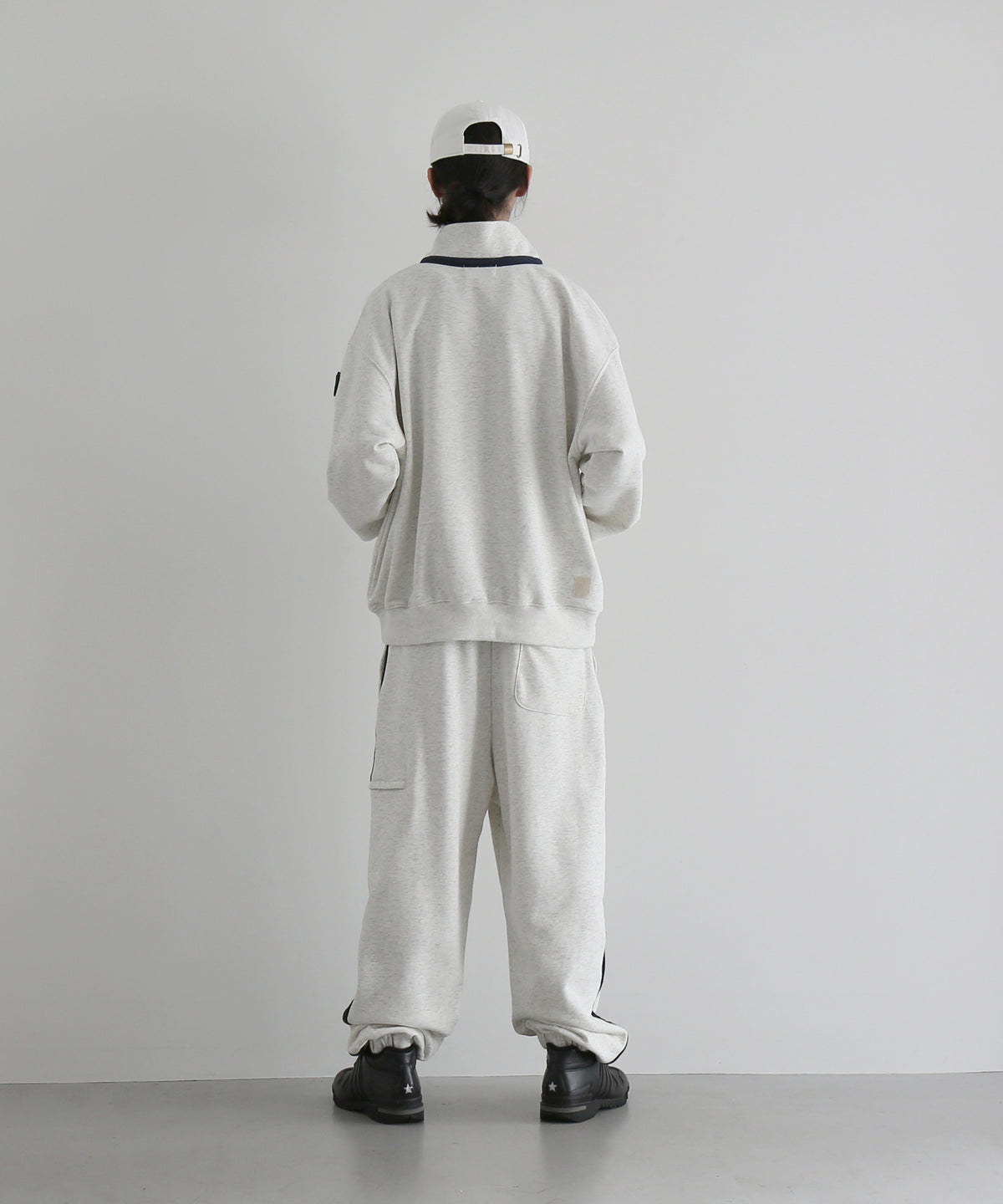 PHINGERIN Tape sweatpants "A:OATMEAL"