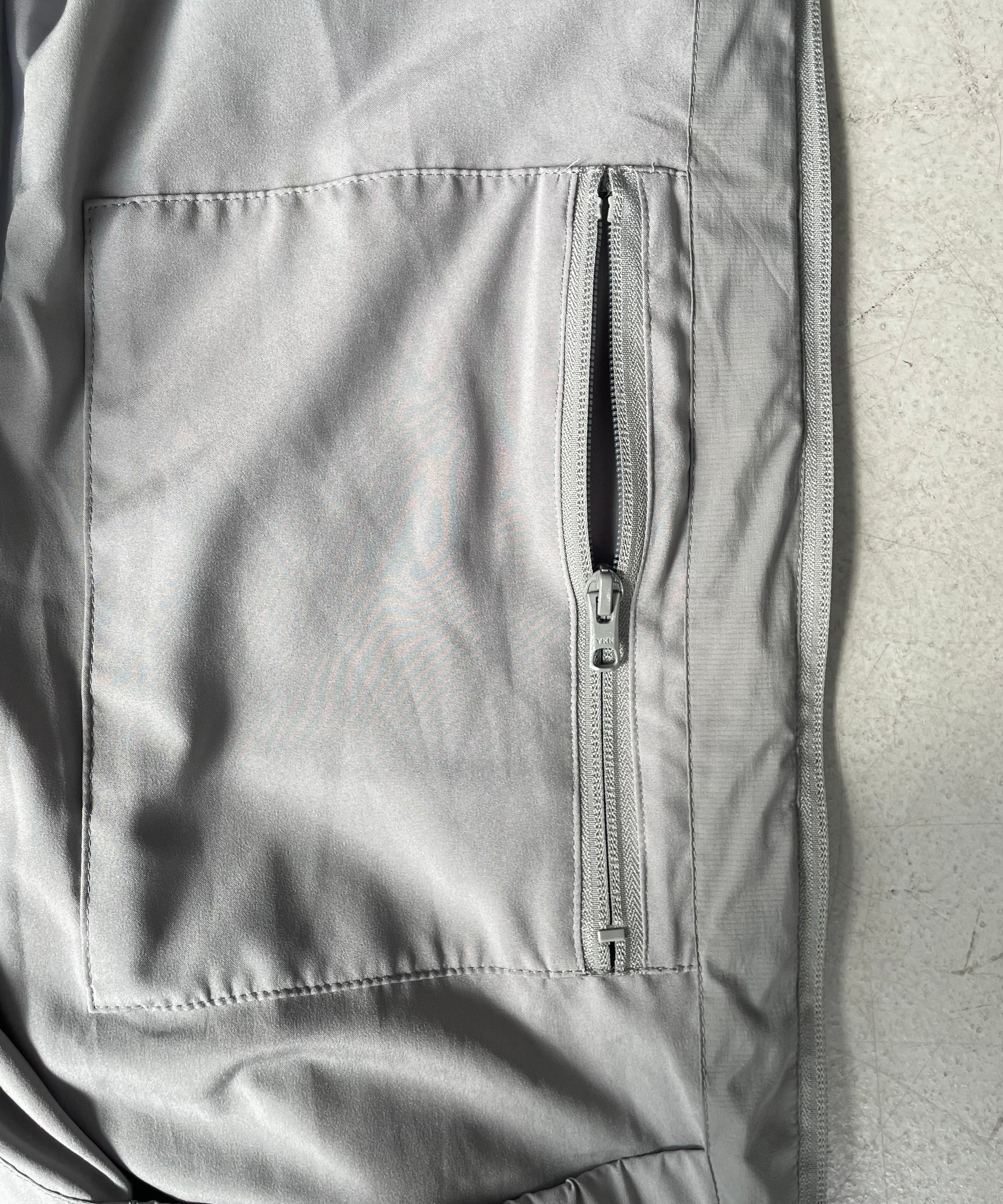 Evisen Skateboardsゑ【エビセンスケートボード】Light quilted down