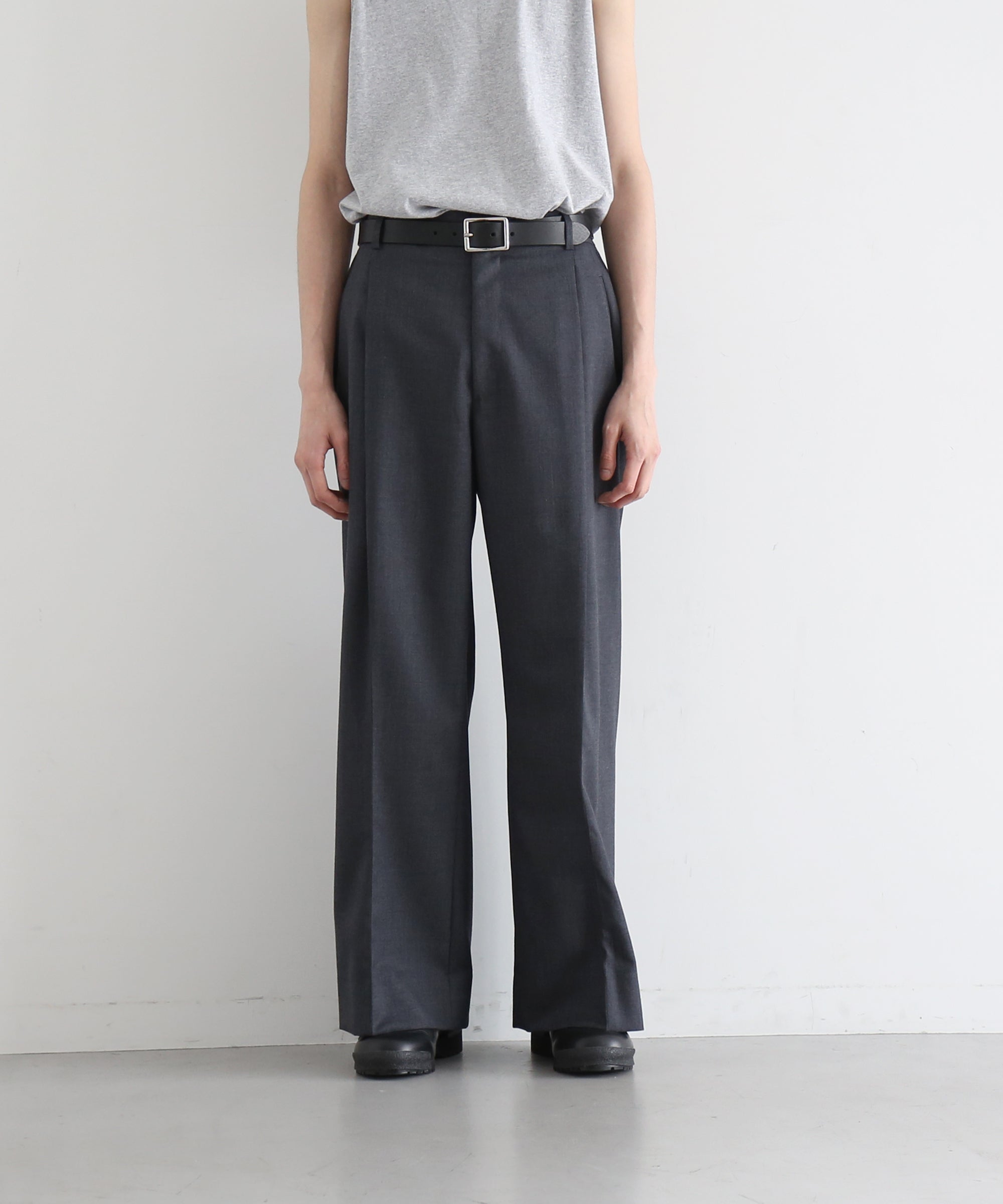 THIS No.1-B "TOP CHARCOAL"