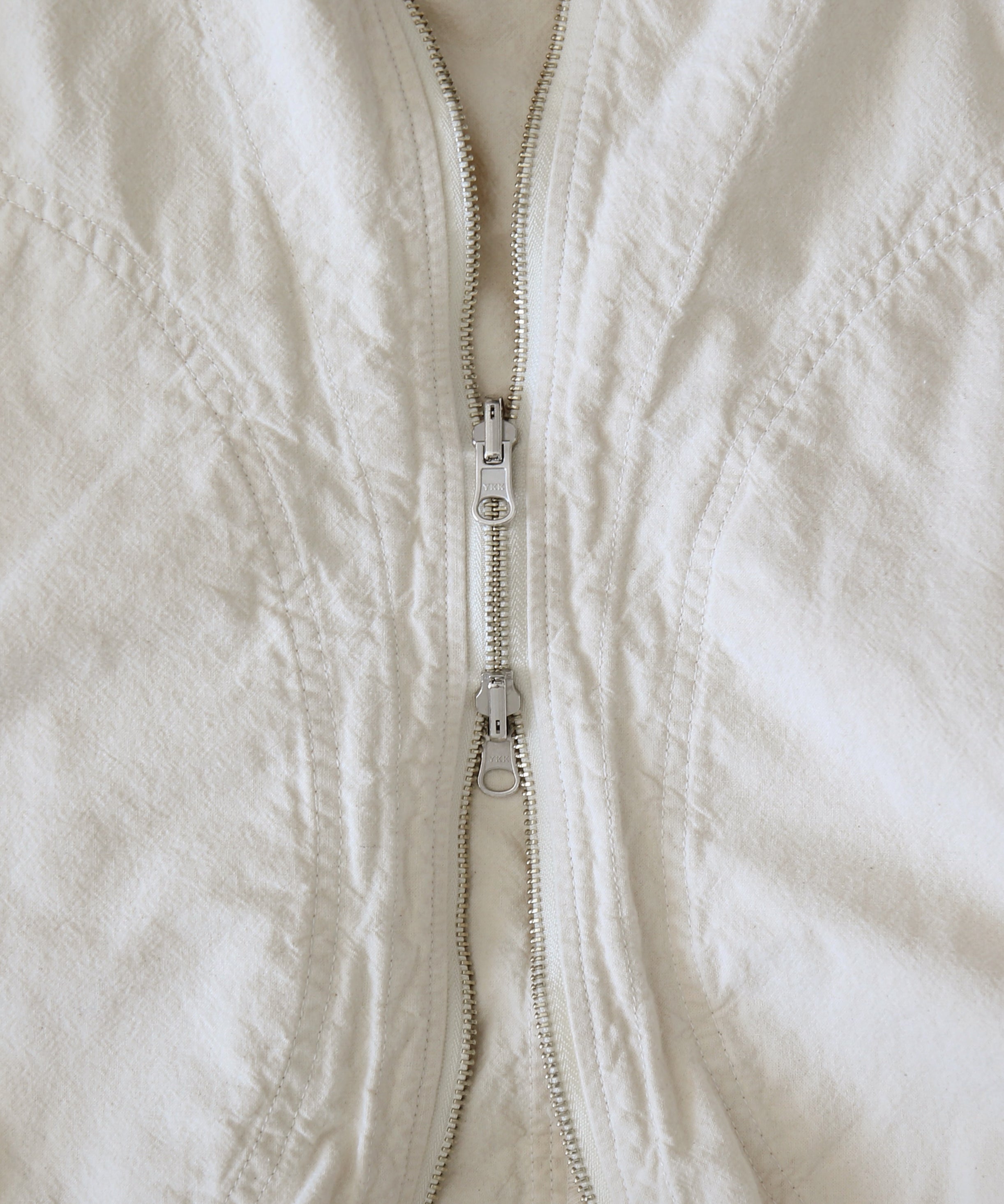 ISSUETHINGS 26a/106-c1/c-01 "NATURAL WHITE"