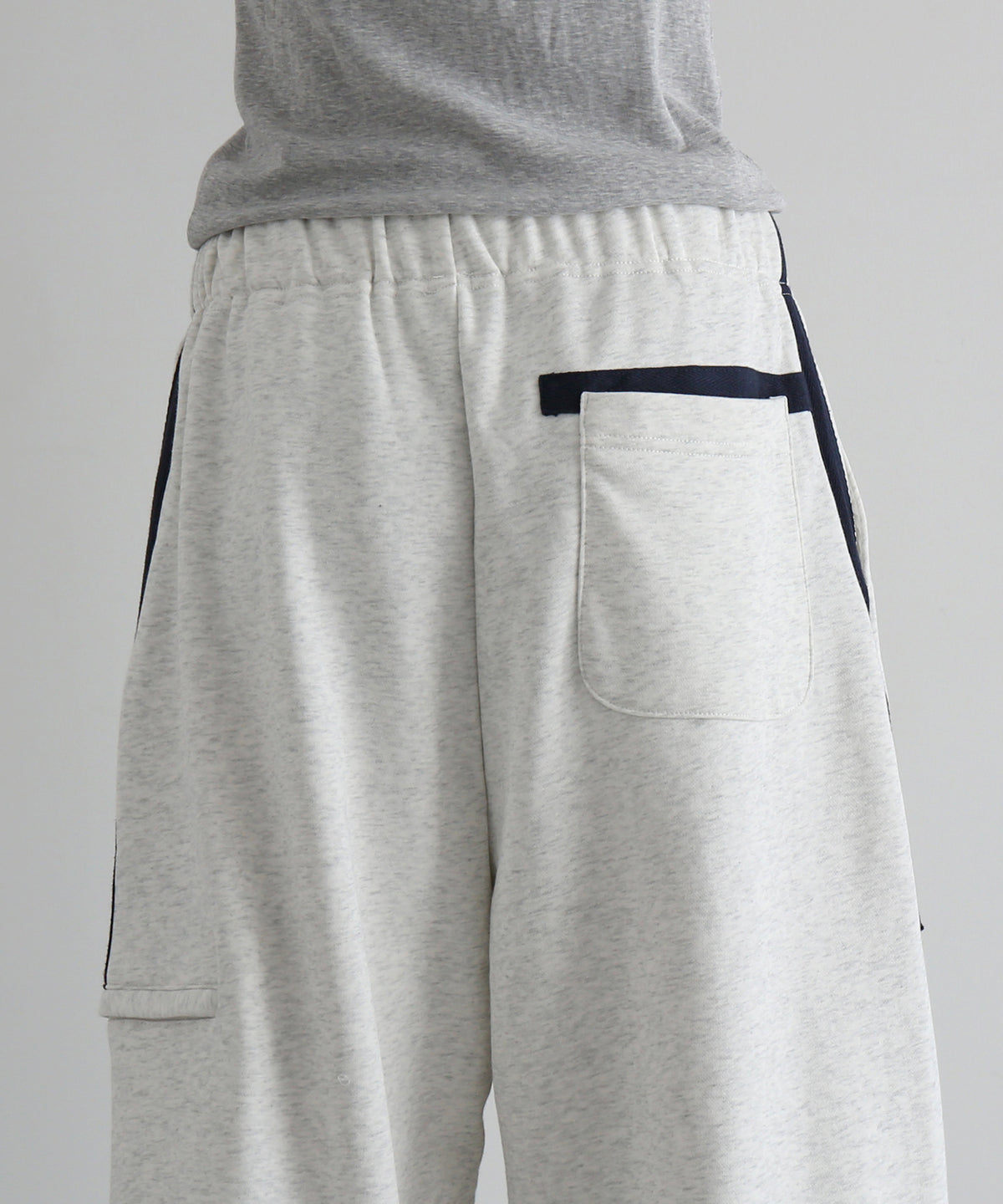 PHINGERIN Tape sweatpants "A:OATMEAL"