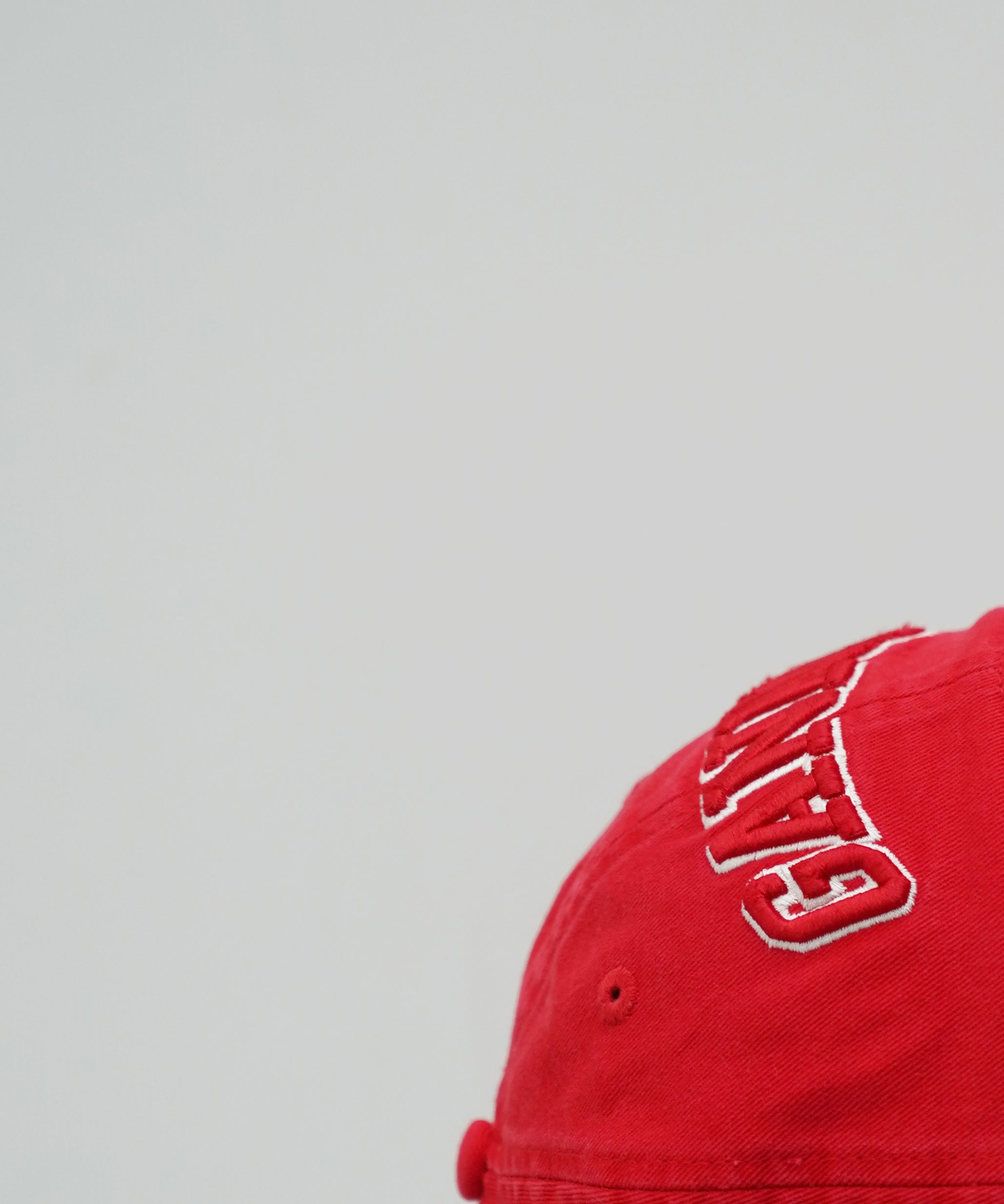 GANNI Washed cotton canvas cap embroidery "FIERYRED"