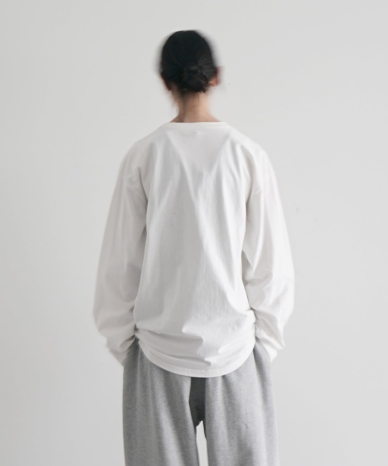 少量生産品、issue things 、ノーカラー、ホワイトグレー、ワンサイズ 少量生産品、issue things 、ノーカラー、ホワイトグレー、ワン