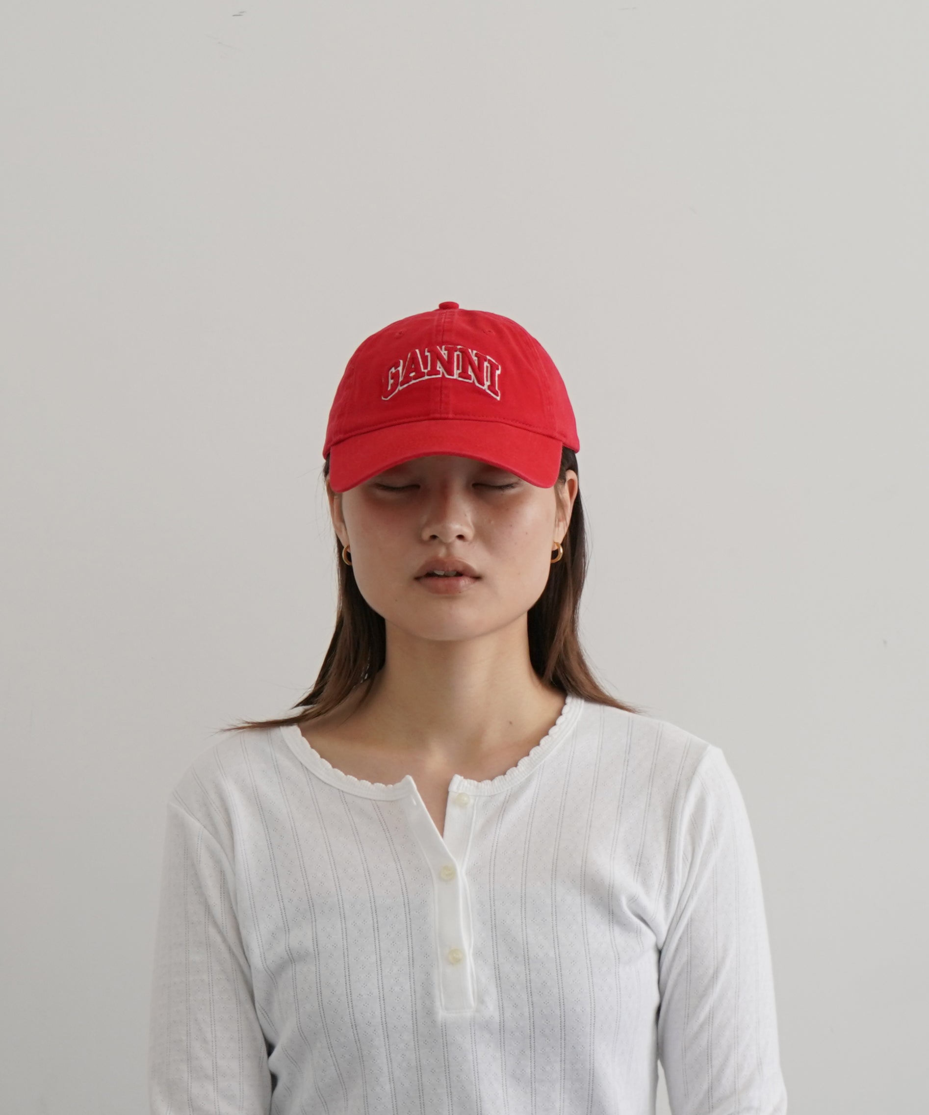 GANNI Washed cotton canvas cap embroidery "FIERYRED"