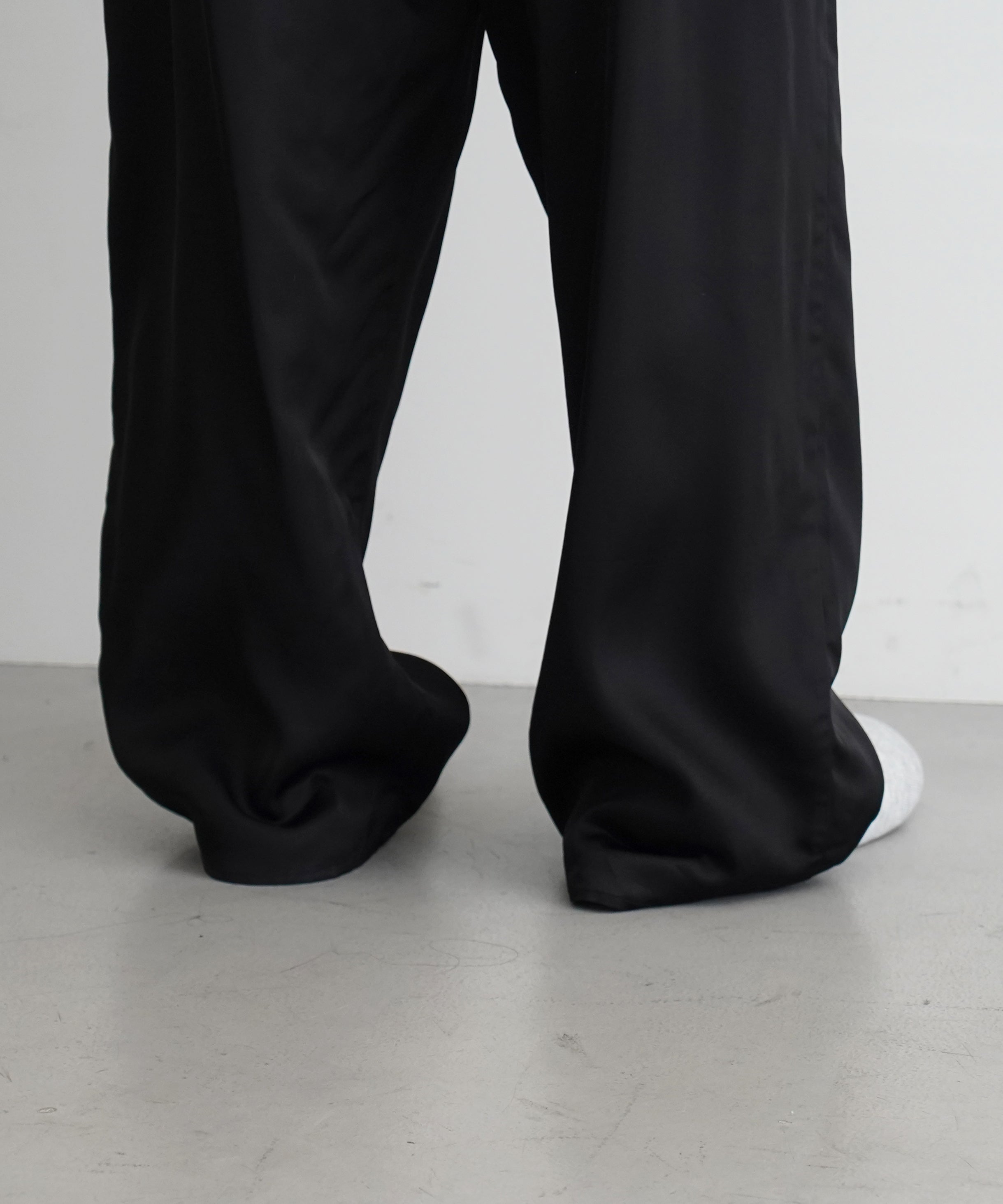 Baserange Cravat pants "BLACK"