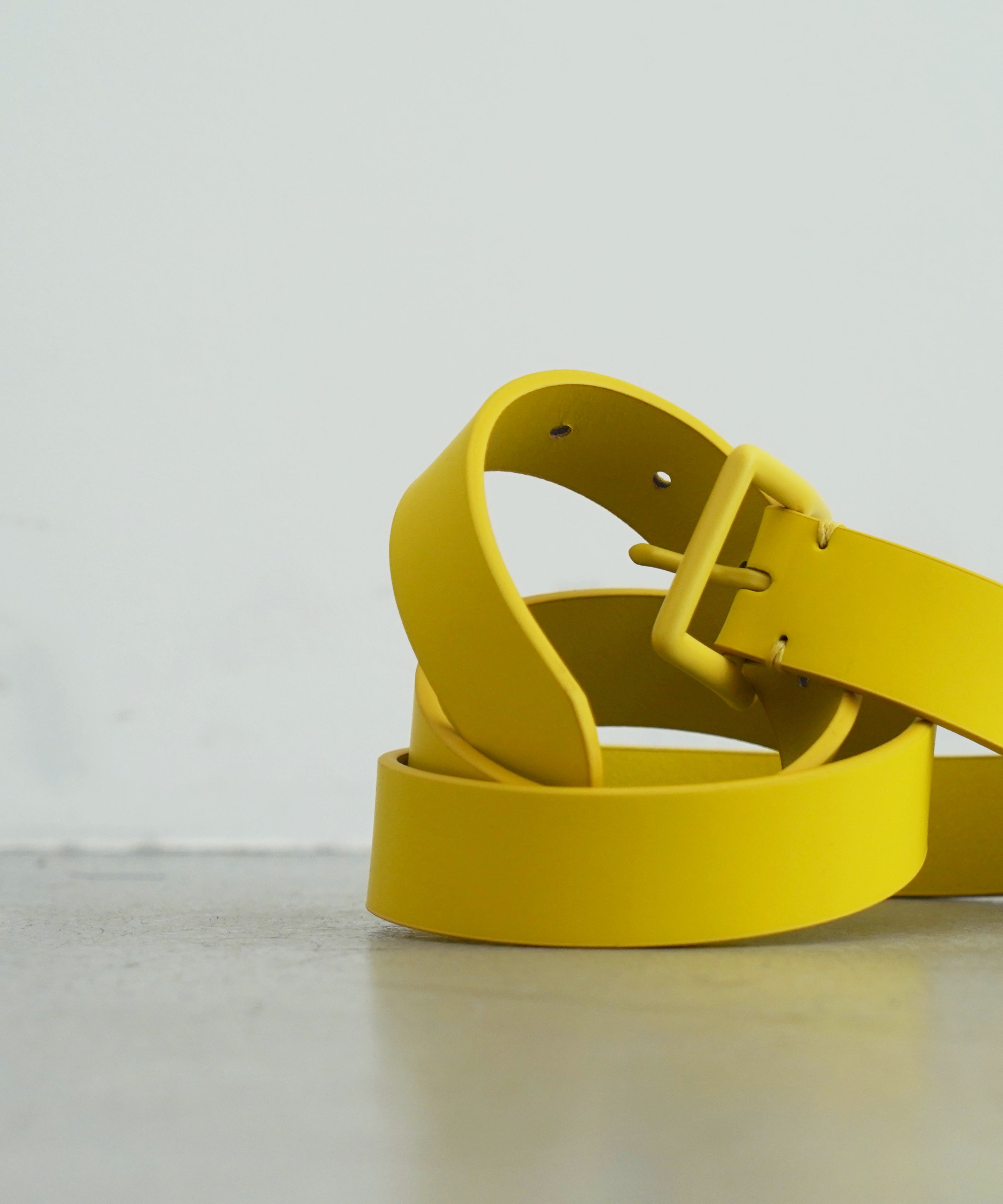 KAIKO BOUNCY LEATHER BELT "YELLOW"