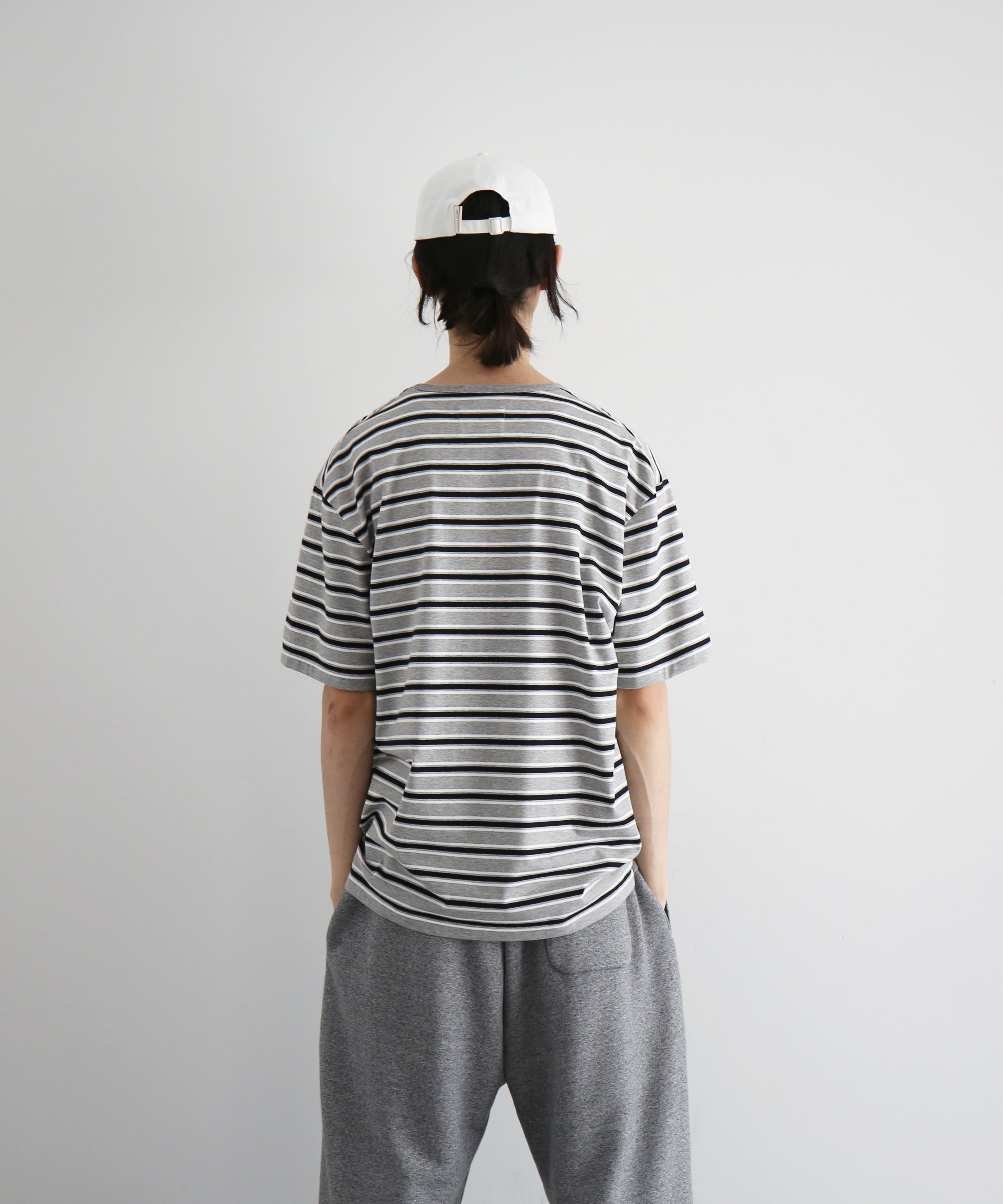KAIKO V neck border t-shirts "FIGURE"
