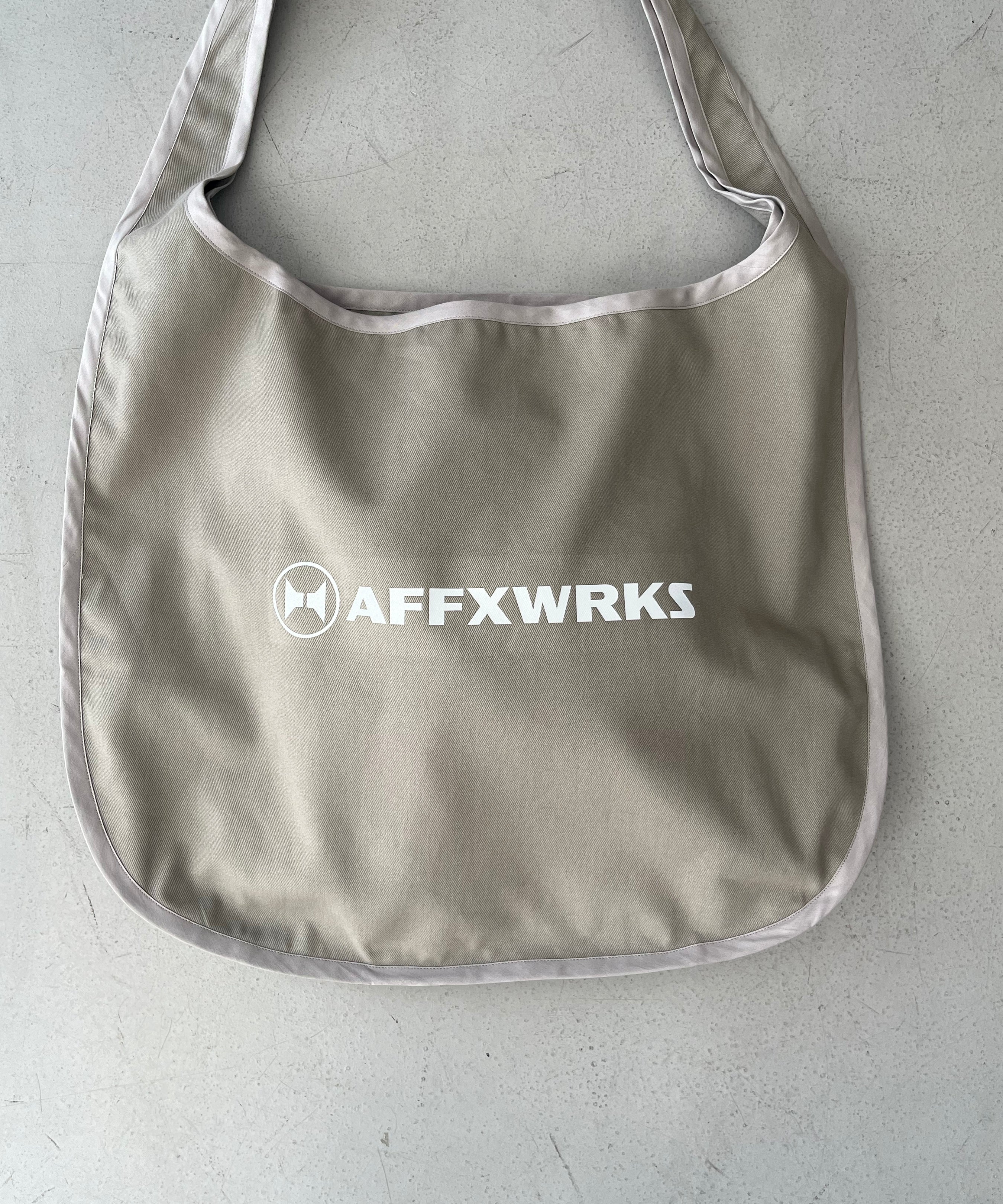 AFFXWRKS CIRCULAR BAG "SAND"