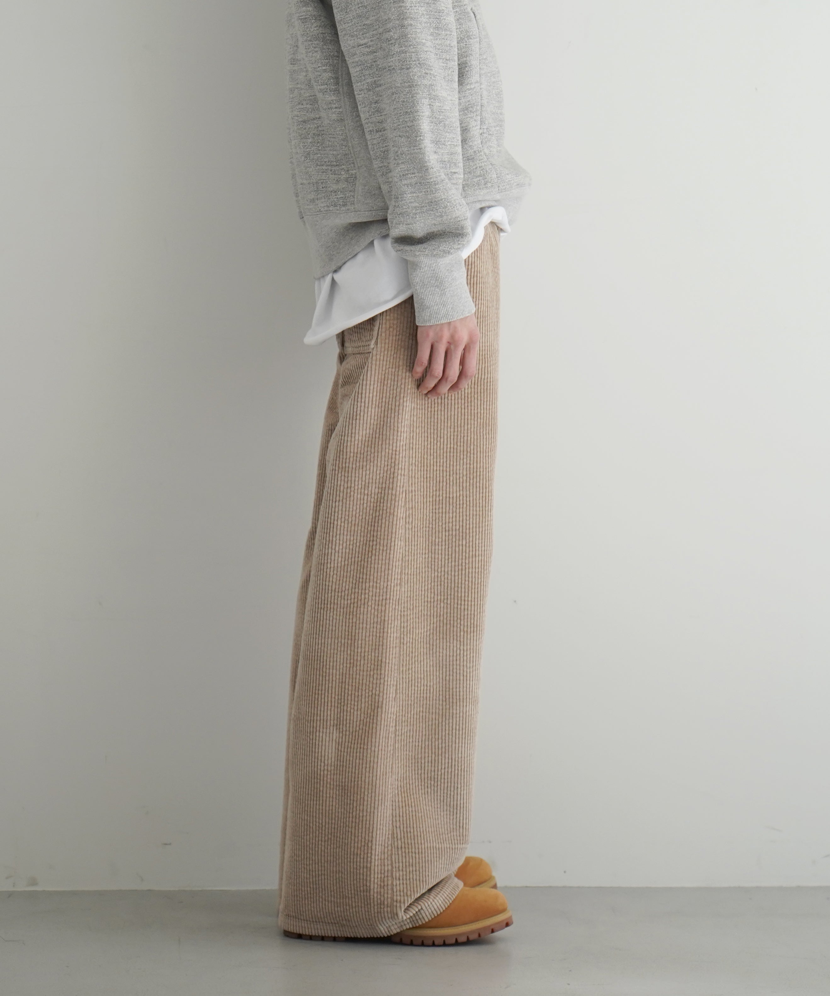 BASERANGE TAJO WIDE PANTS "SAND"