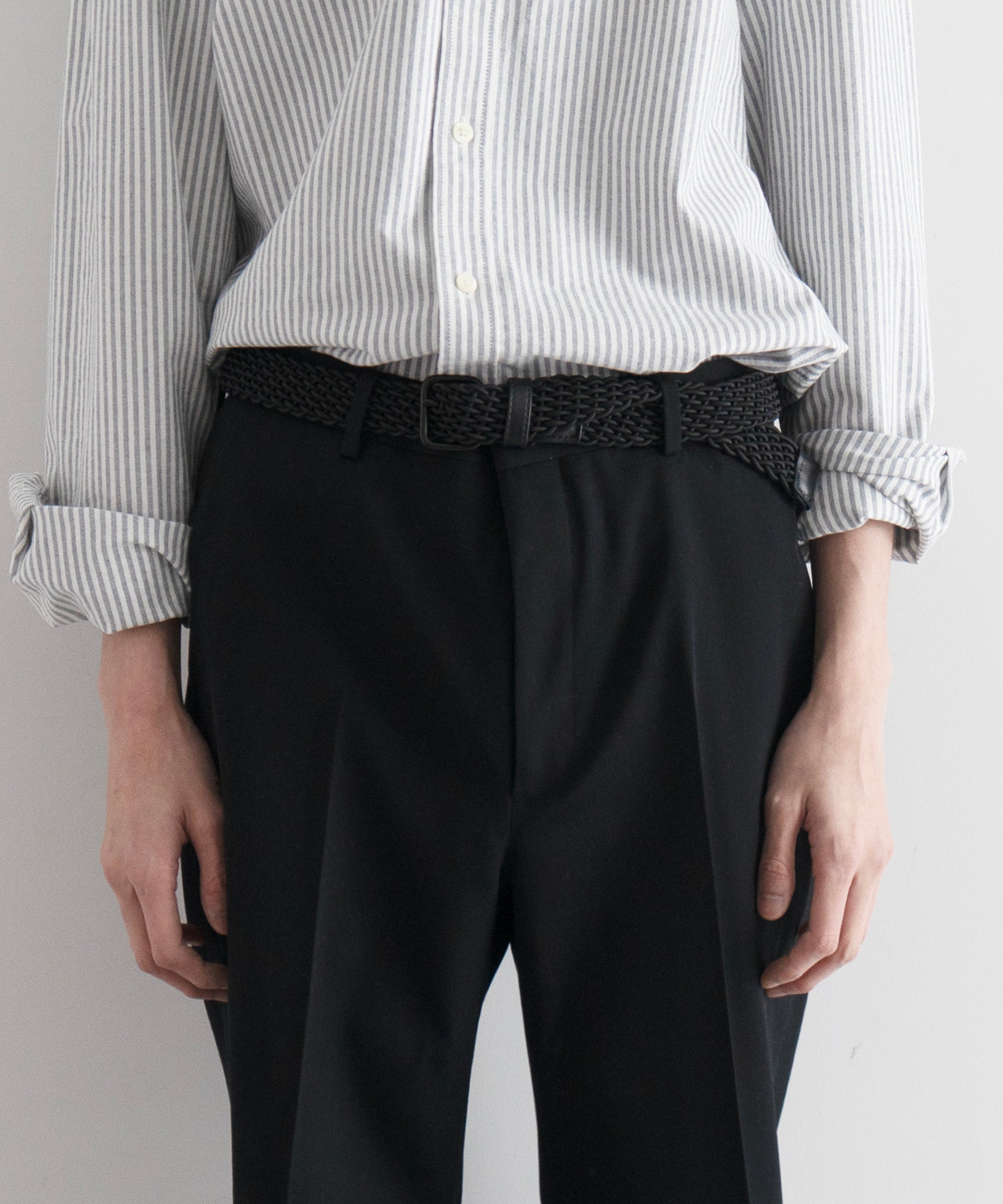 AURALEE Light wool max gabardine slacks "TOP BLACK"
