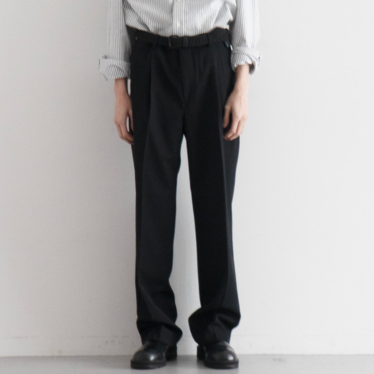 AURALEE【オーラリー】Light wool max gabardine two-tuck slacks 