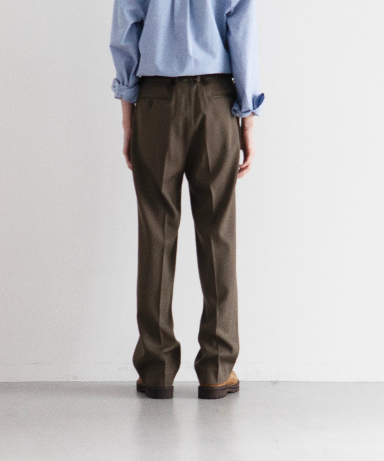 AURALEE Light wool max gabardine slacks "DARK OLIVE BROWN"
