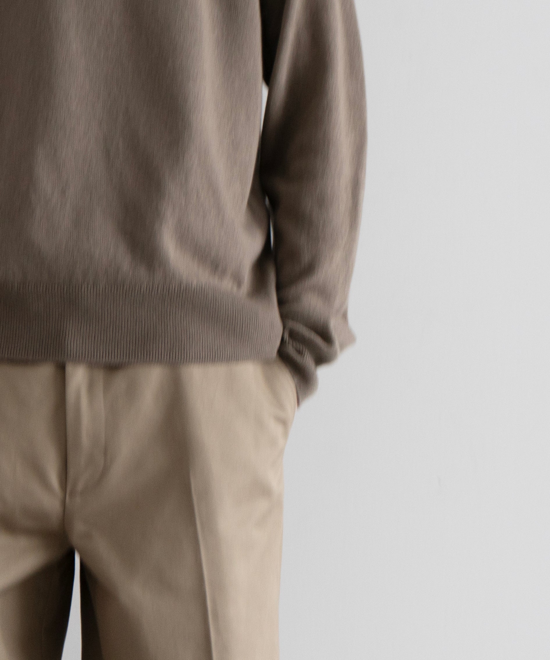 AURALEE Super fine cashmere silk knit v-neck "KHAKI BROWN"