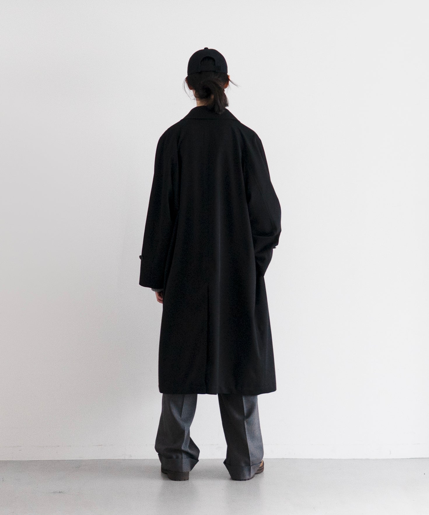 AURALEE Light wool max gabardine coat "TOP BLACK"