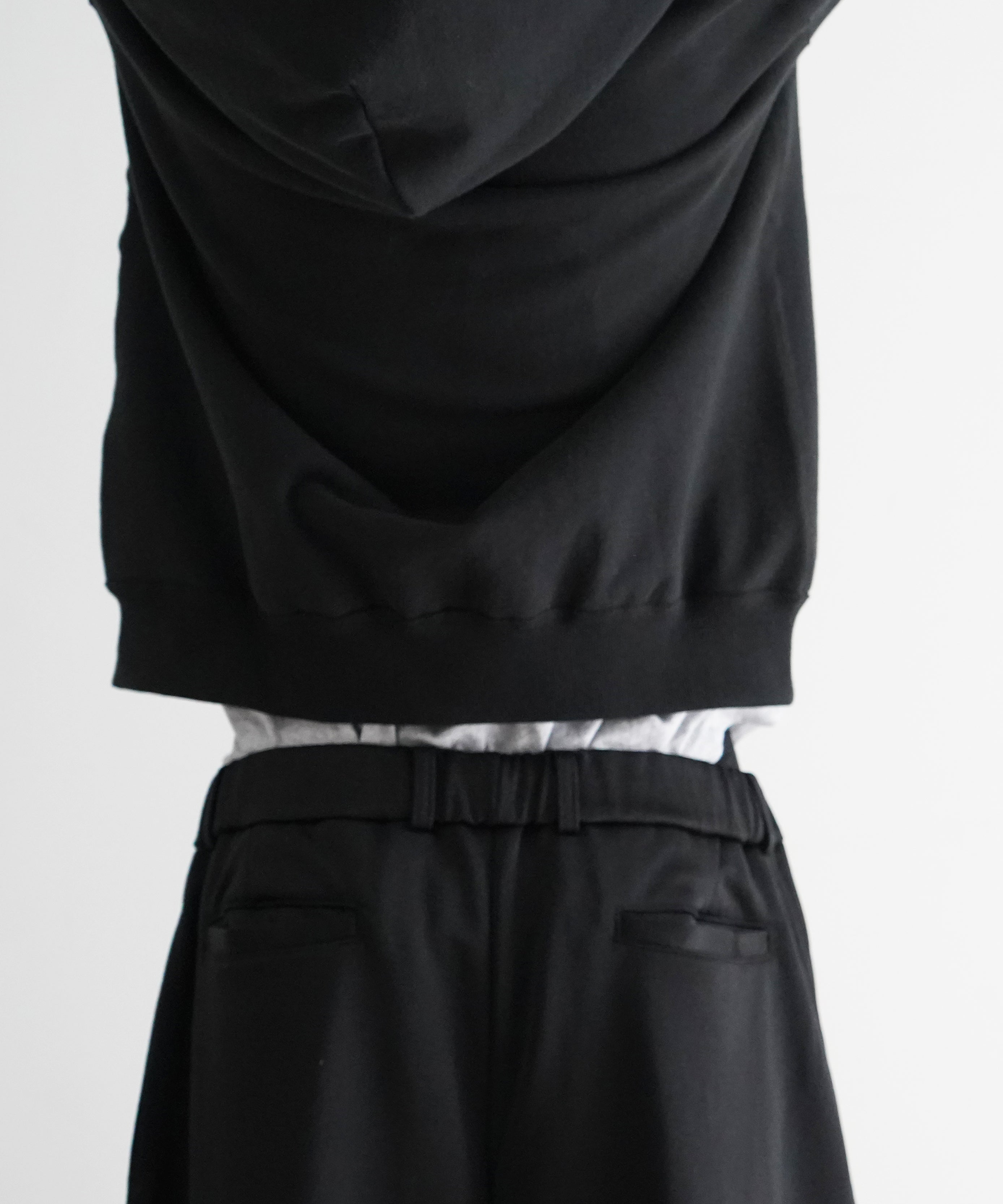 REVERBERATE TRACK PANTS "BLACK"