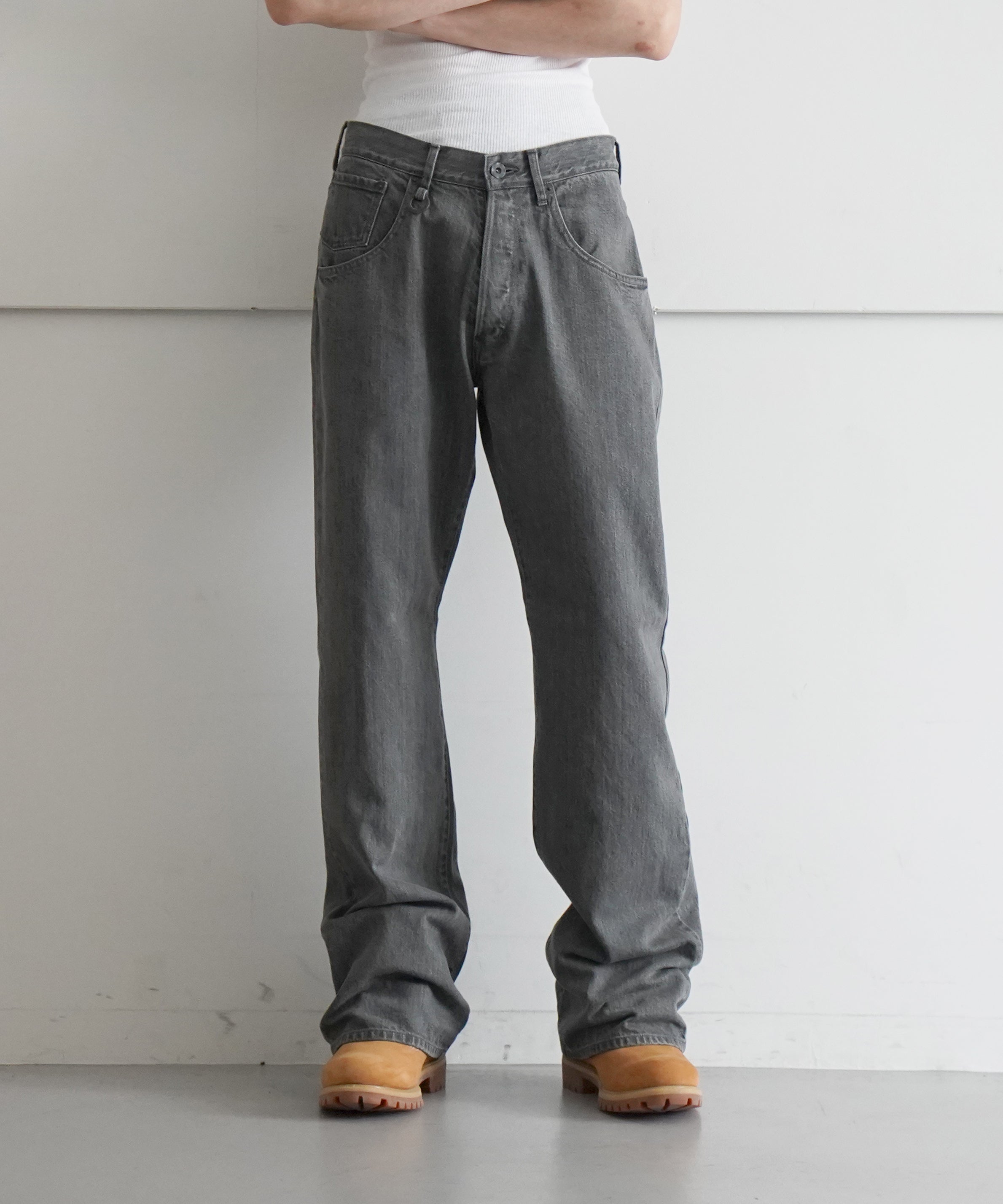 SOSHIOTSUKI THE FRONT LOWRISED DENIM PANT 