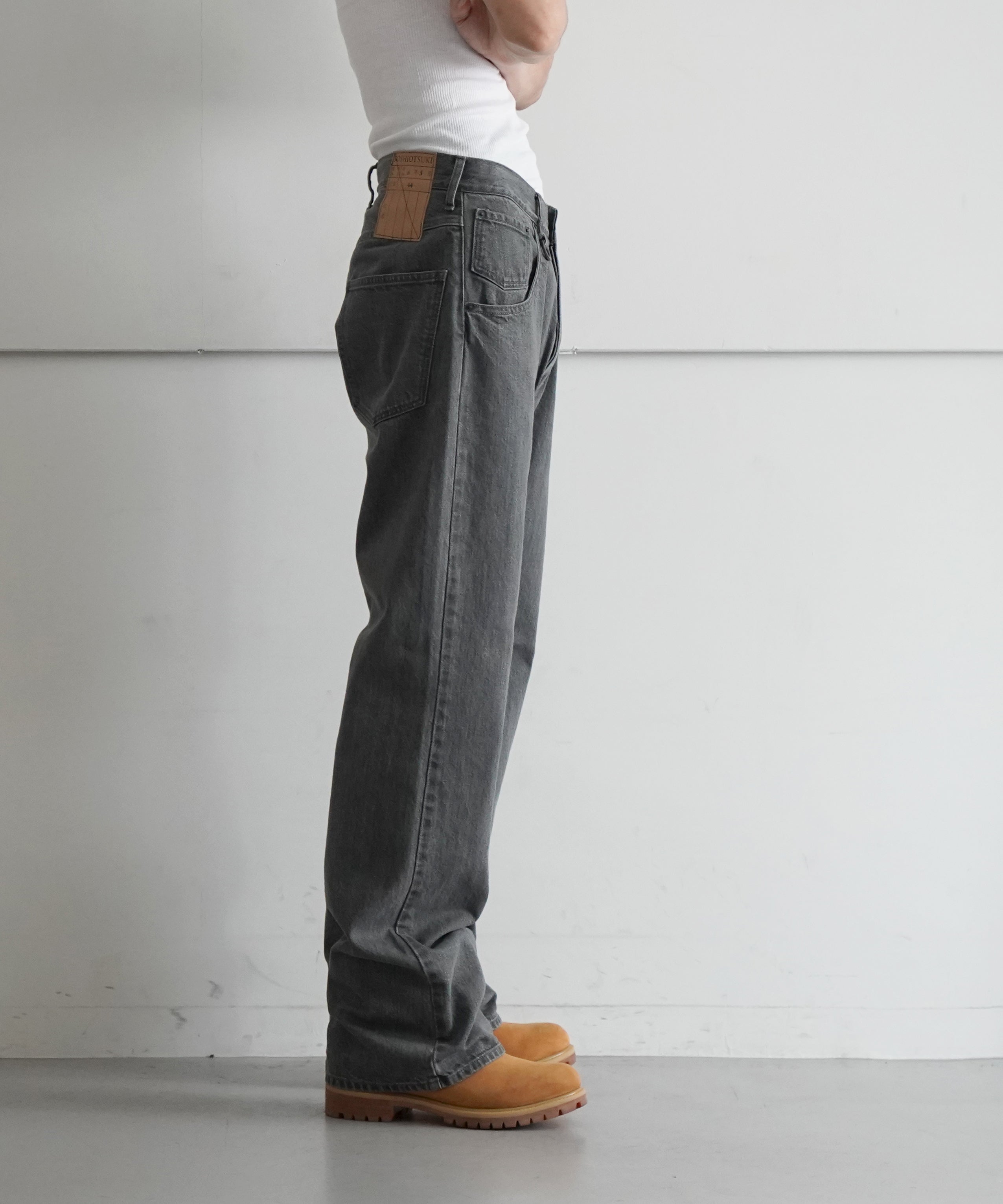 SOSHIOTSUKI THE FRONT LOWRISED DENIM PANT "GREY"