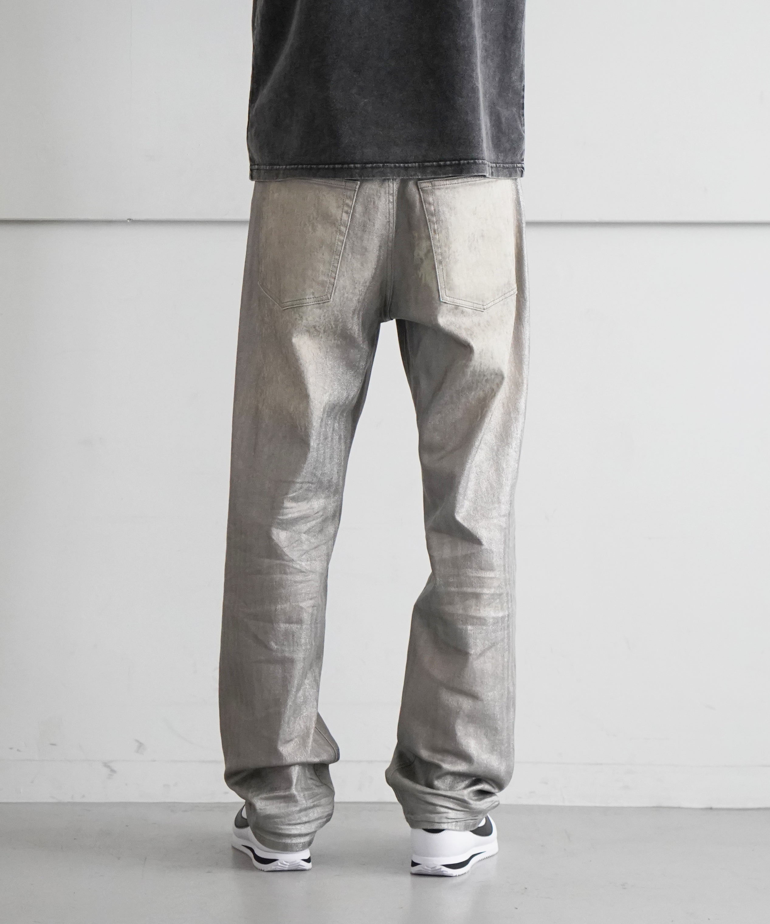 DIESEL LOOSE FIT MID WAIST STRAIGHT LEG "SILVER"