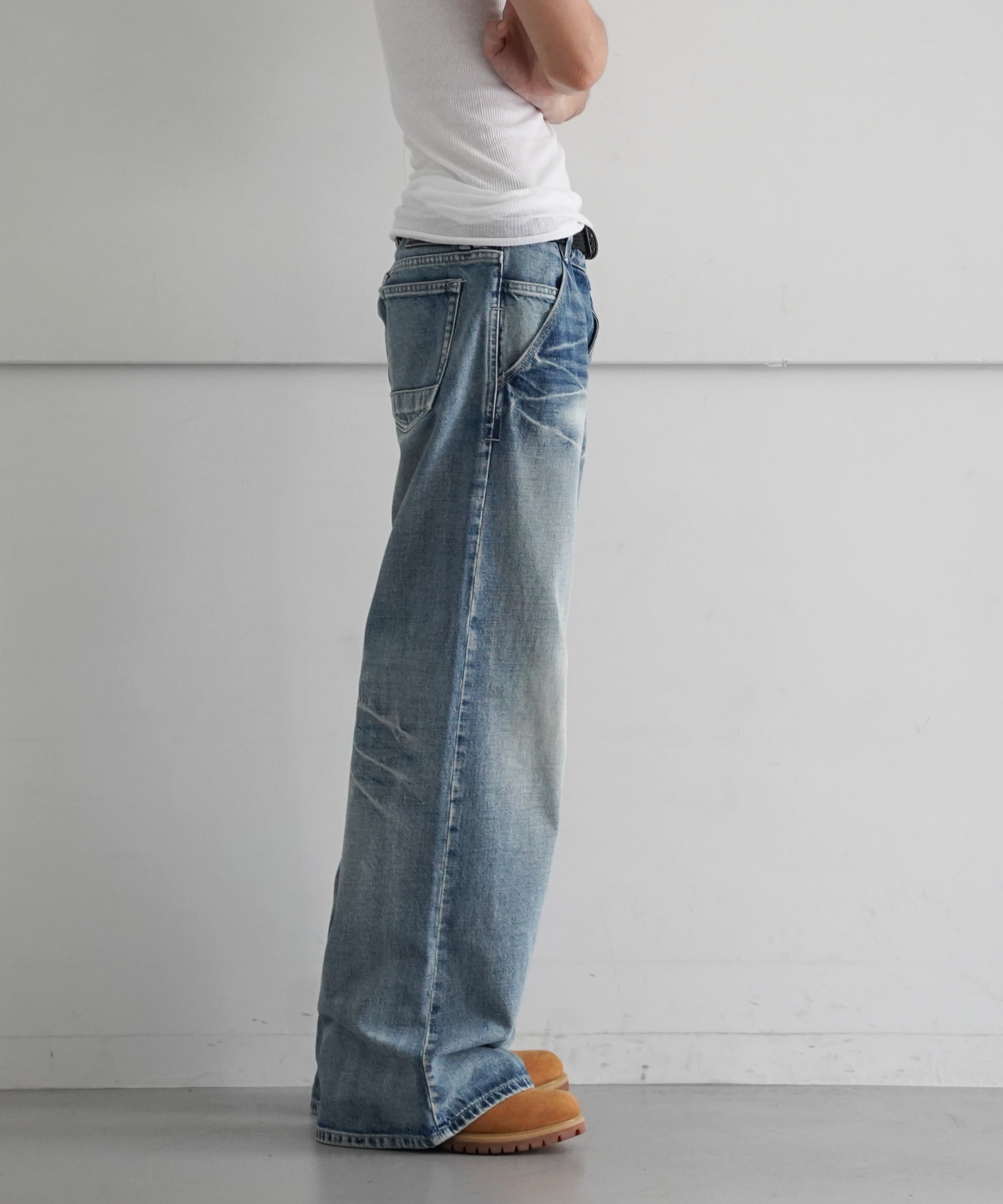 FAX COPY EXPRESS The Wide denim in light wash 