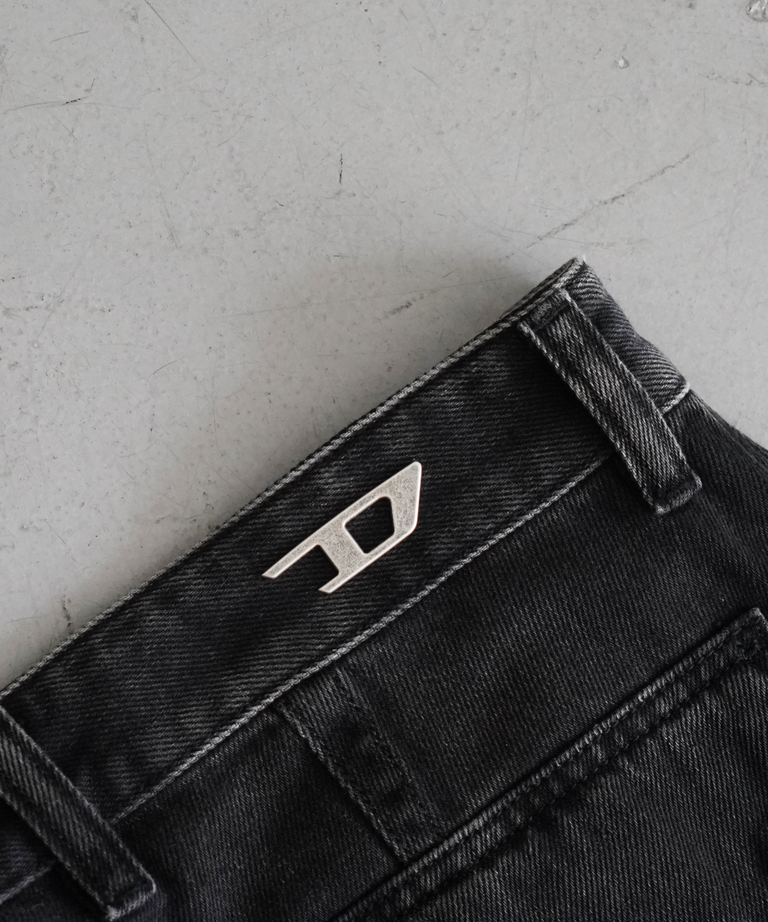 DIESEL Relaxed Jeans D-Shift "BLACK"