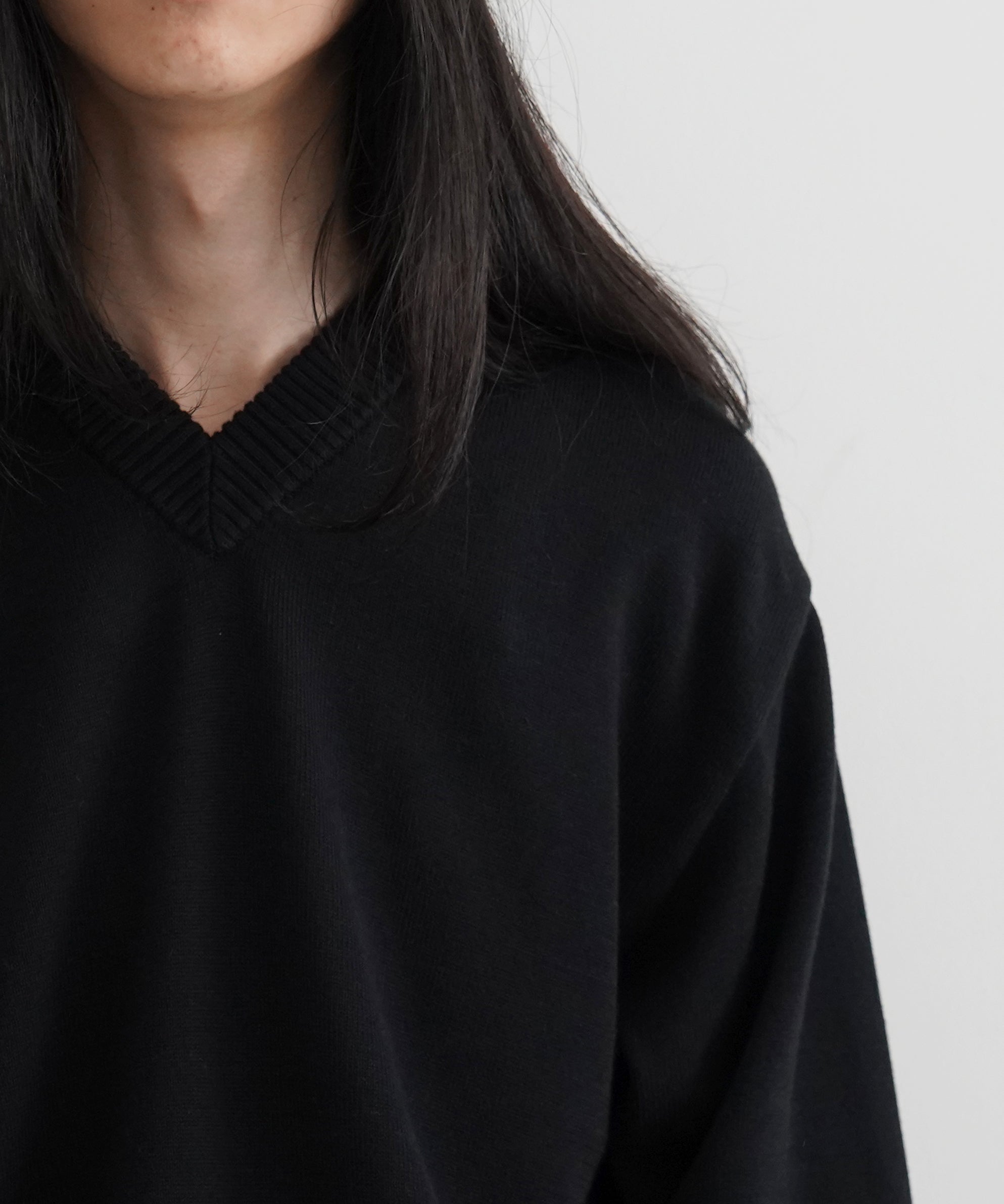 KAIKO SUPIMA V NECK SWEATER 