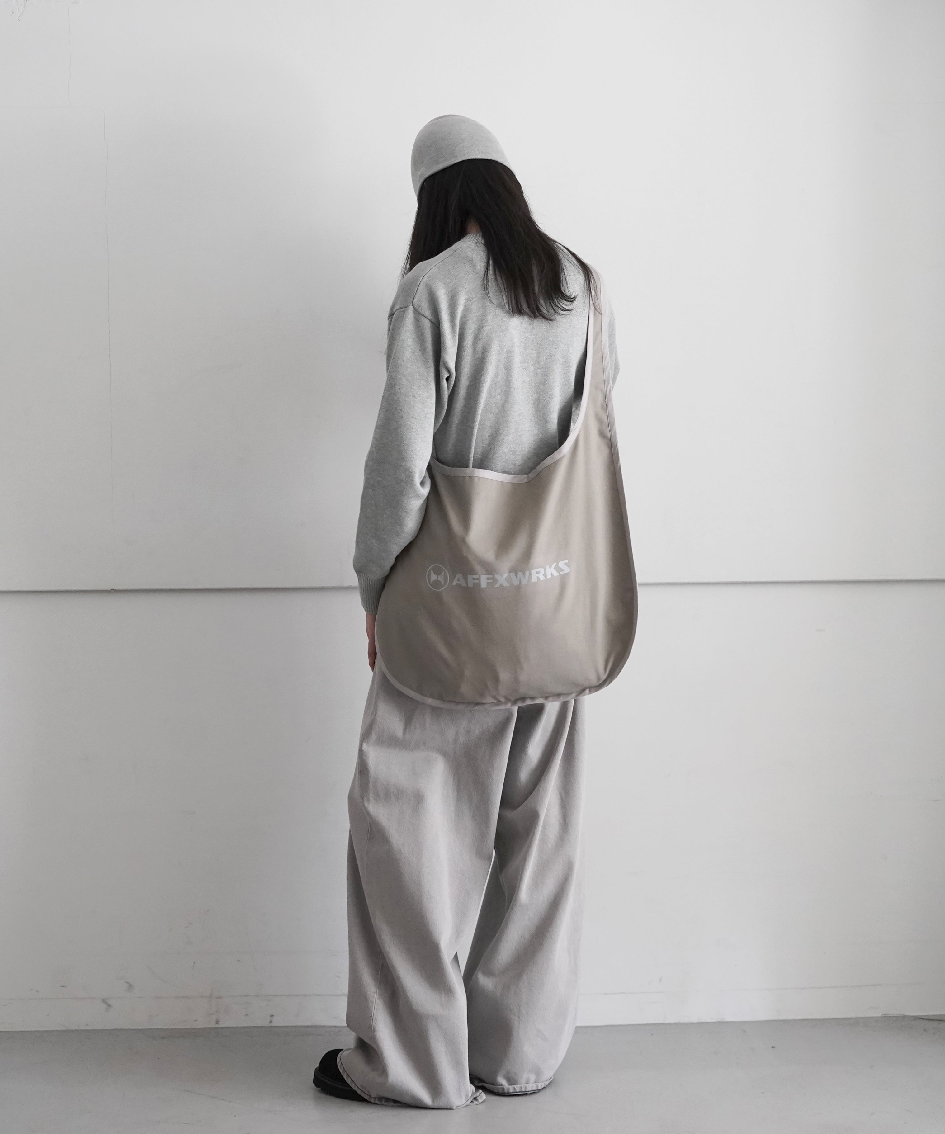 AFFX WRKS CIRCULAR BAG "SAND"