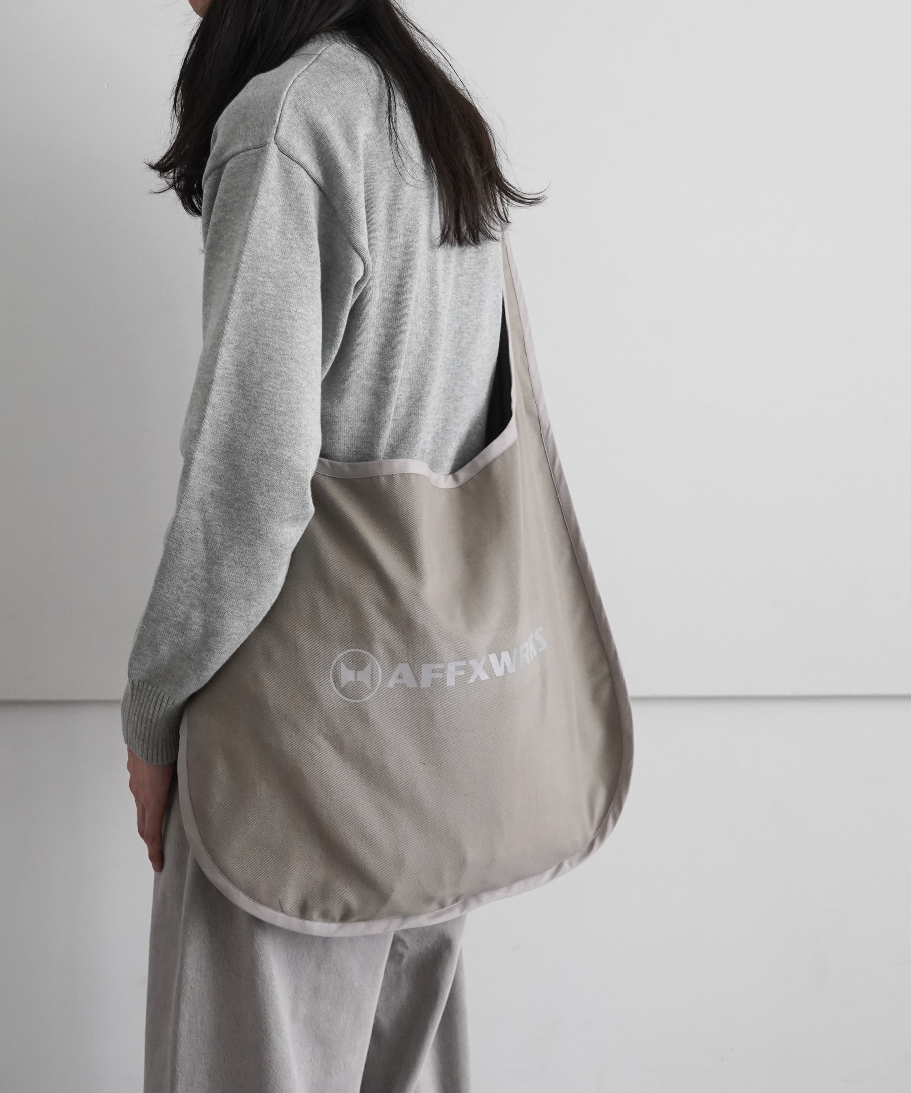 AFFXWRKS CIRCULAR BAG "SAND"