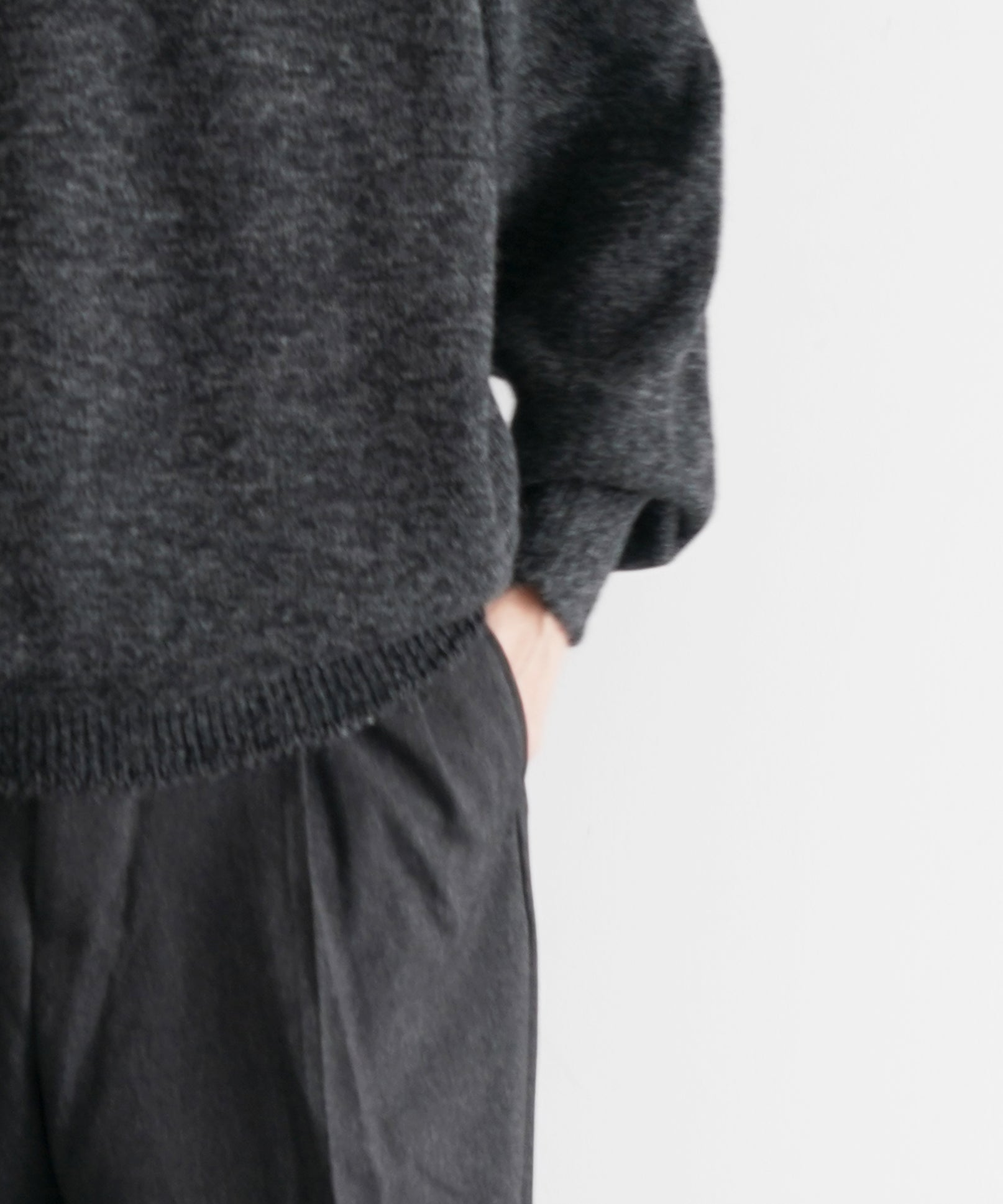 crepuscule W/g alpaca pullover "BLACK"