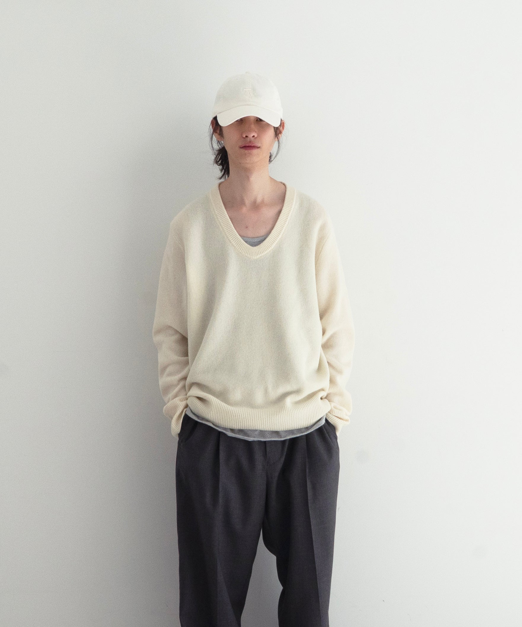 LINDER SPORT Thin u-neck "CHARCOAL"