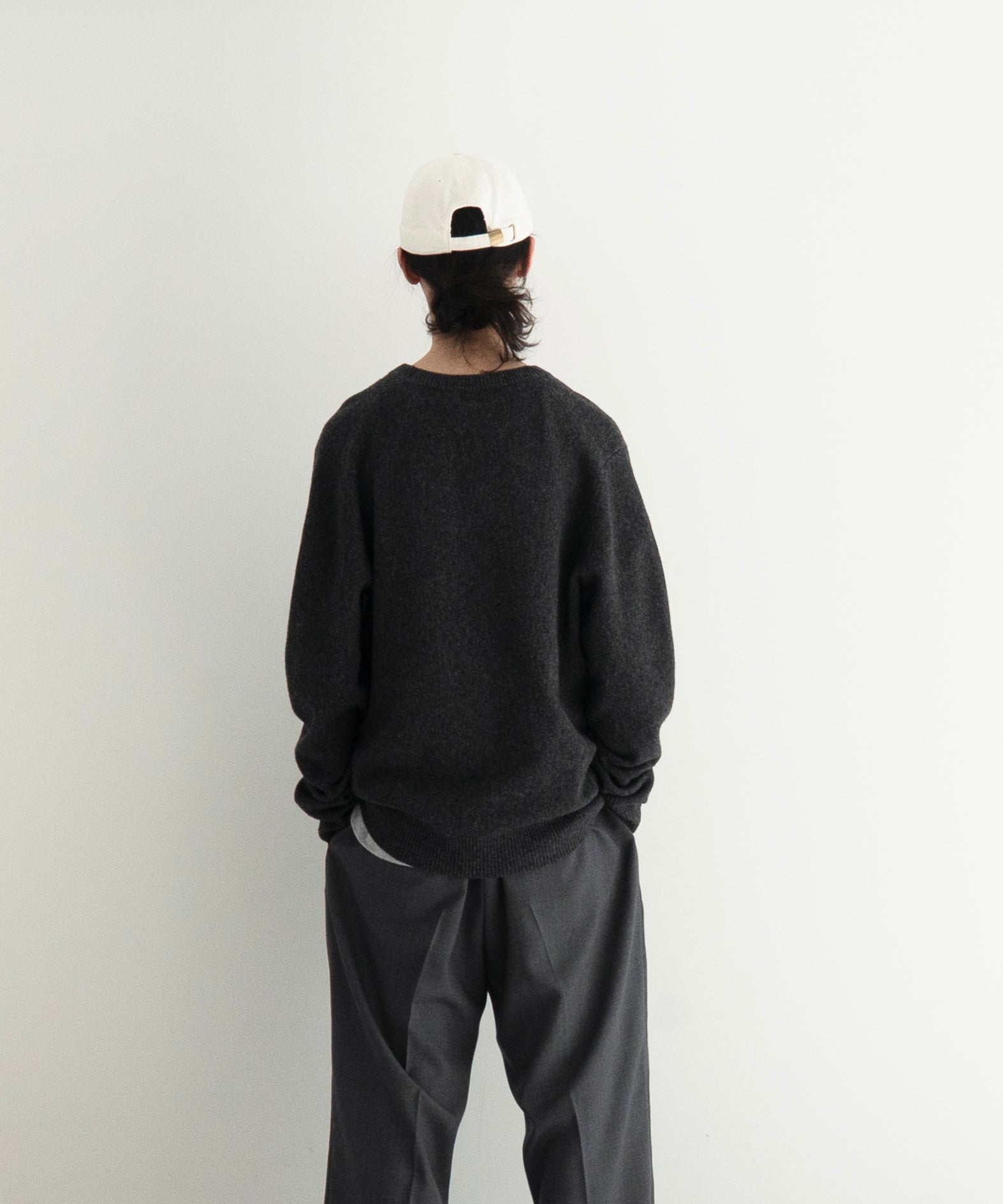 LINDER SPORT Thin u-neck "CHARCOAL"