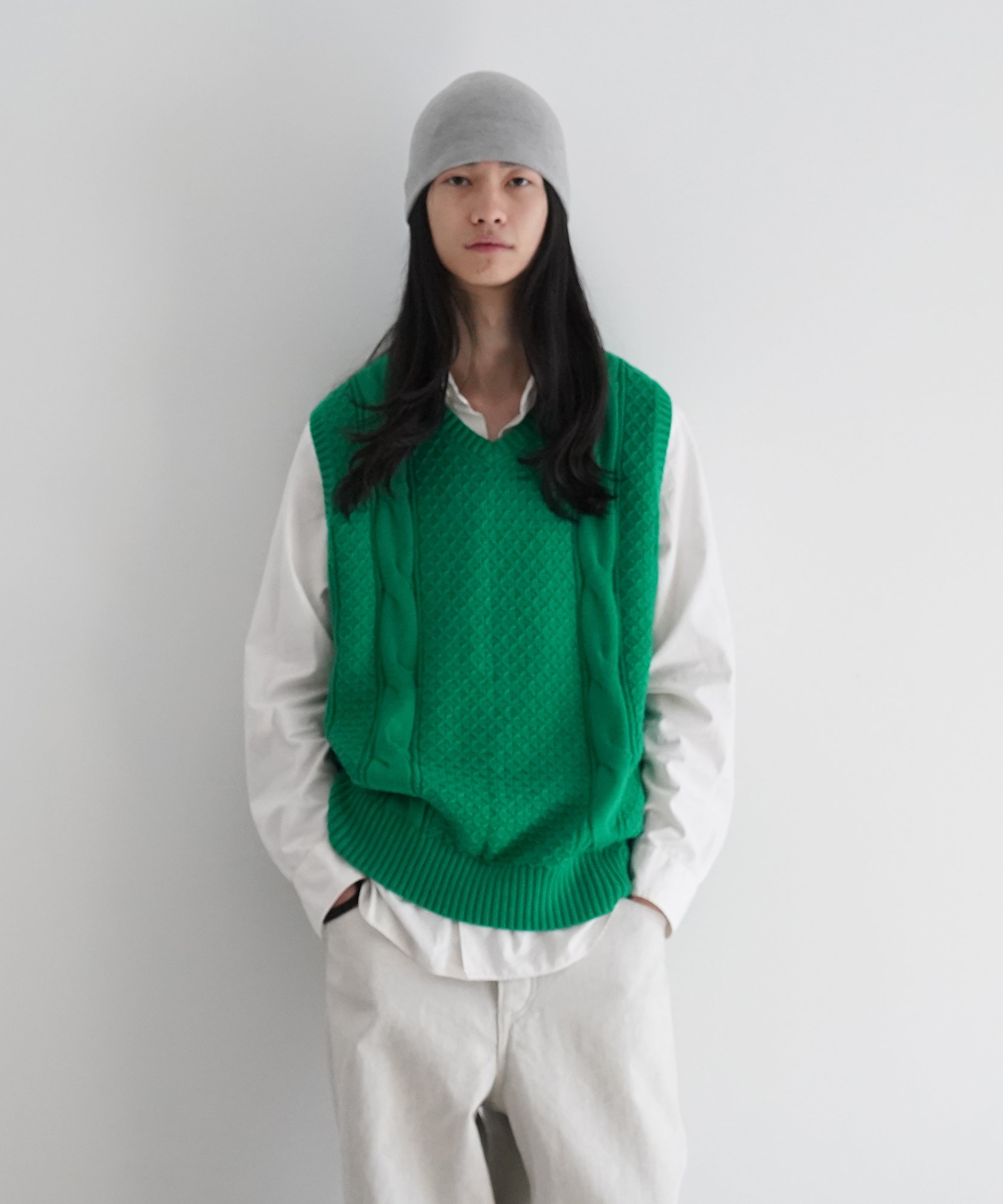 KARMA CABLE KNIT VEST "GREEN"