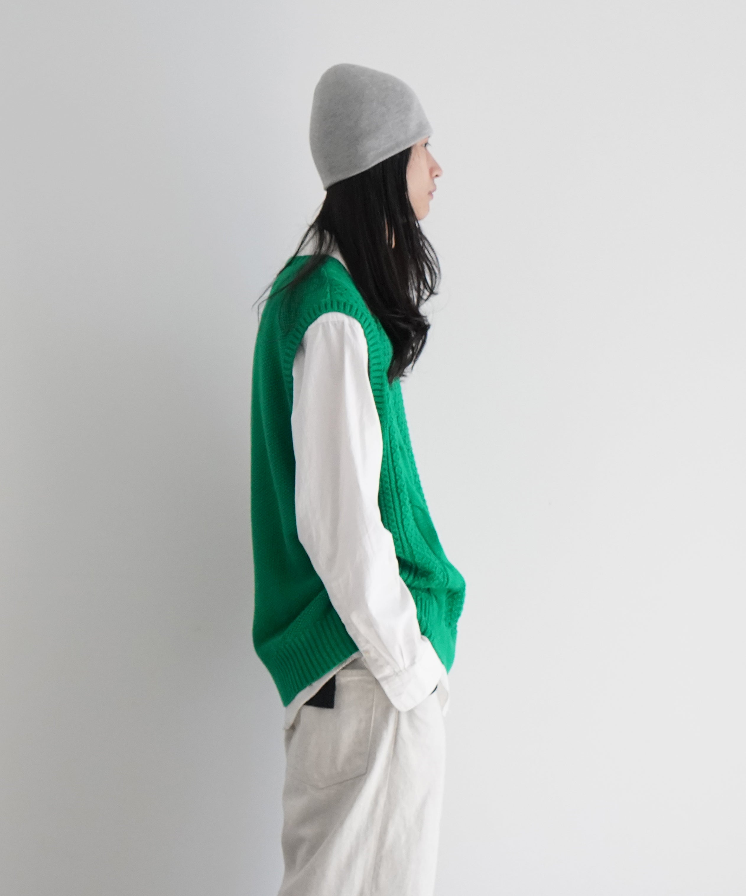 KARMA CABLE KNIT VEST "GREEN"