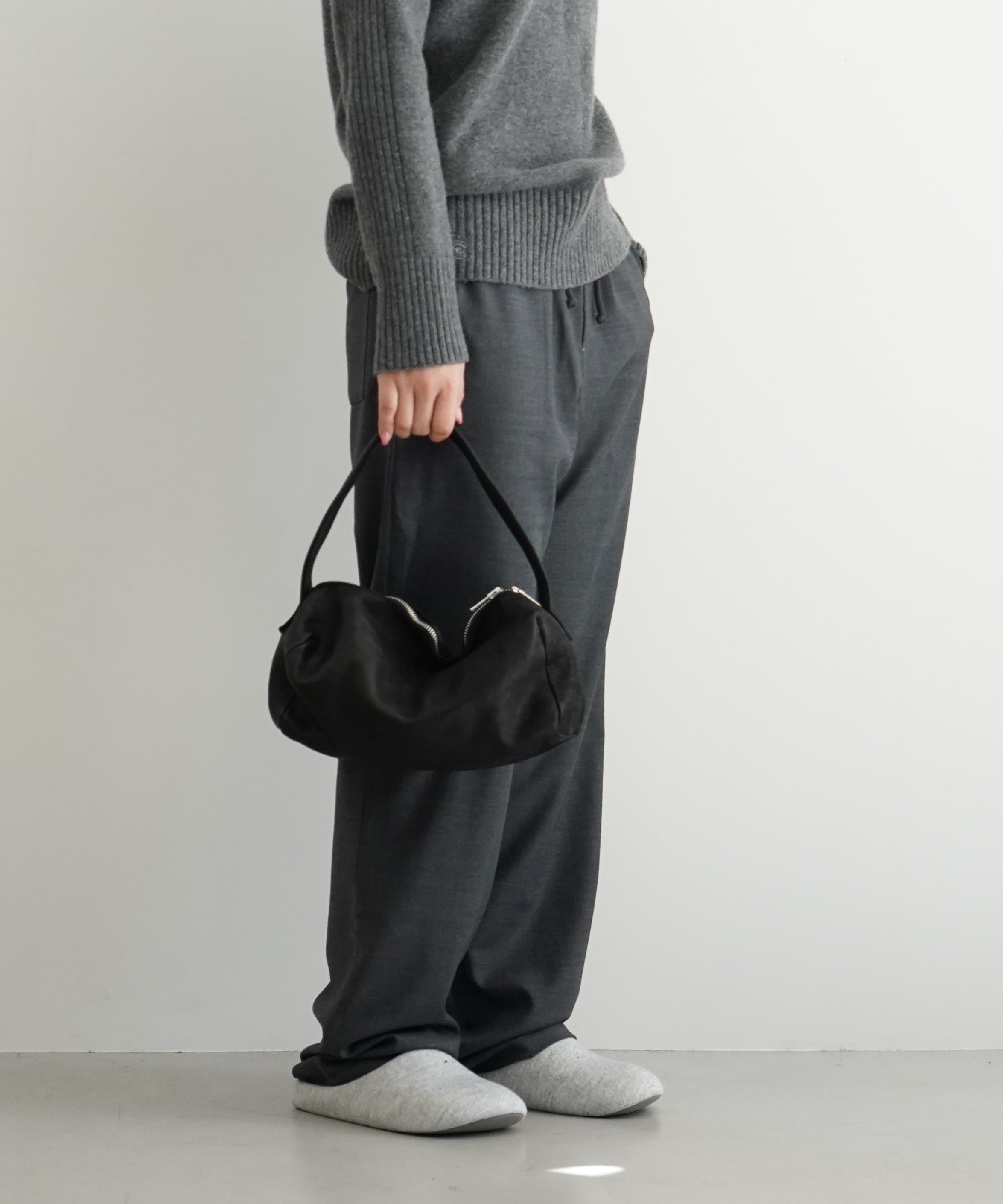 GUIDI SMALL HANDLE BAG "BLACK"