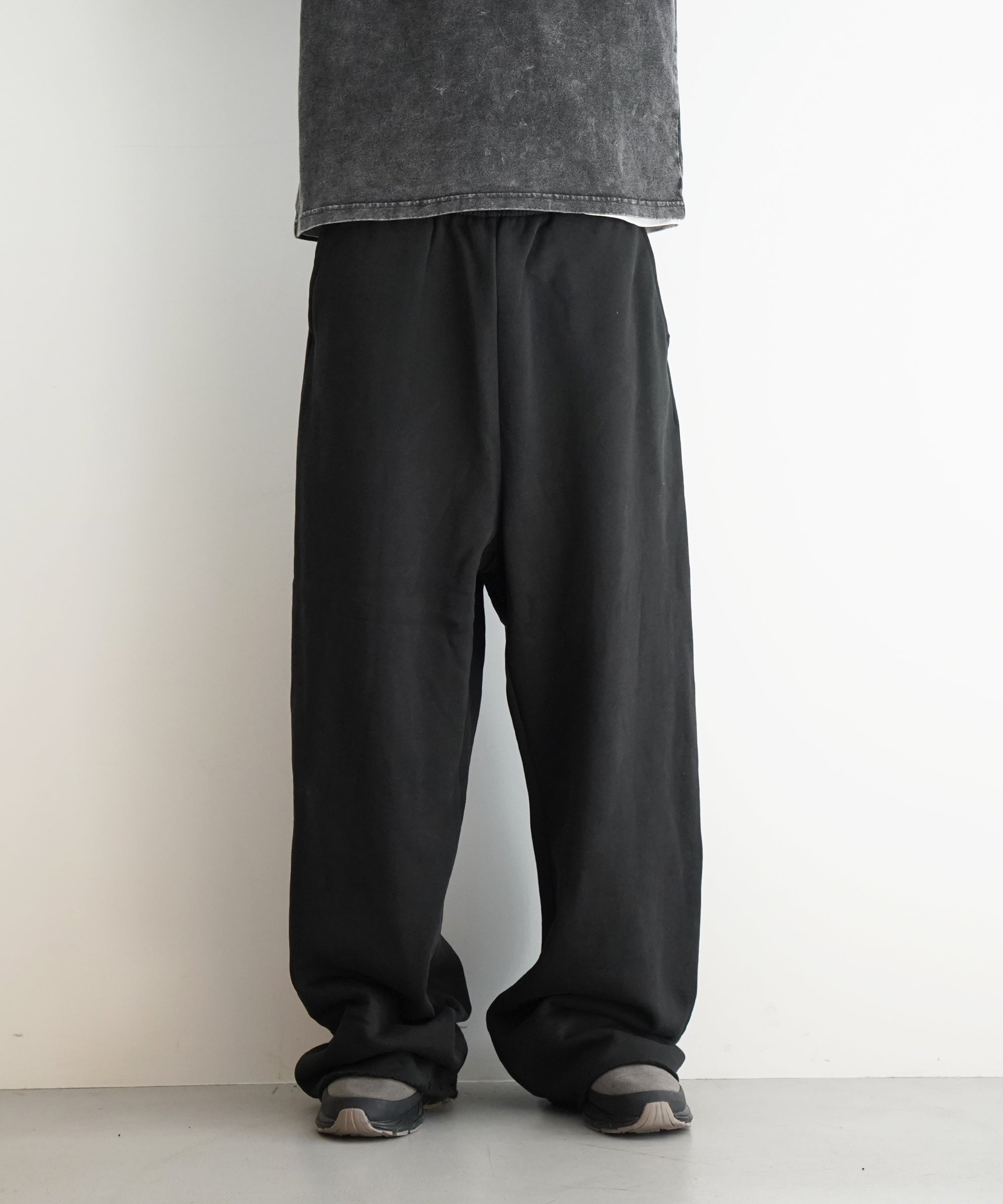 ENTIRE STUDIOS FULL SWEATPANT "SOOT"