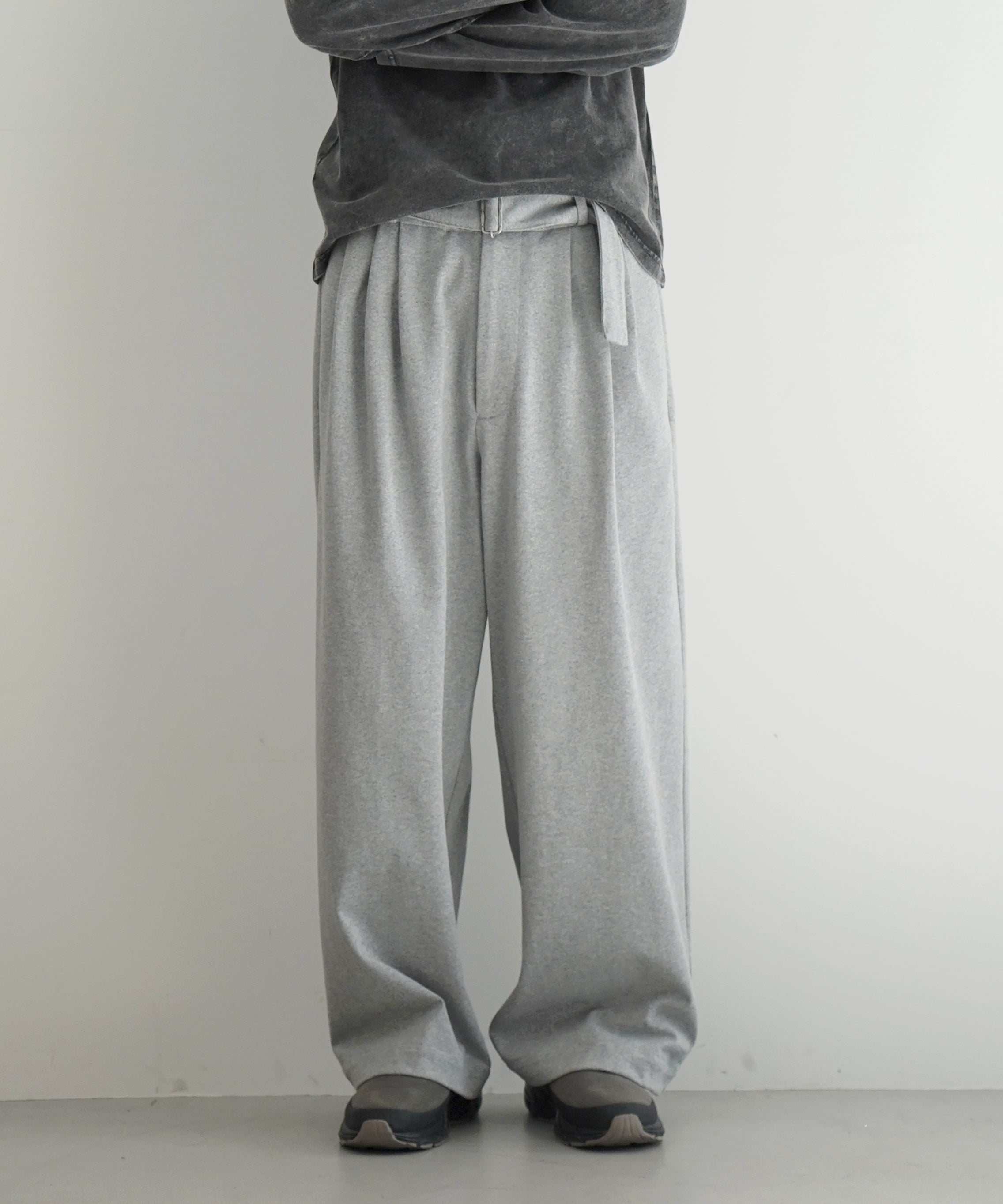 VOAAOV BELTED WIDE PANTS "GREY"