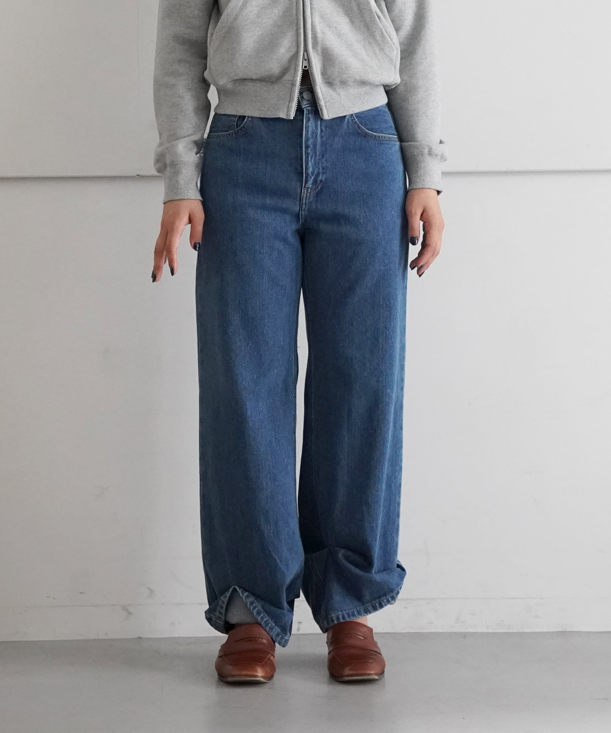 kotohayokozawa todo LOOSE ROLLED-UP JEANS "BLUE"