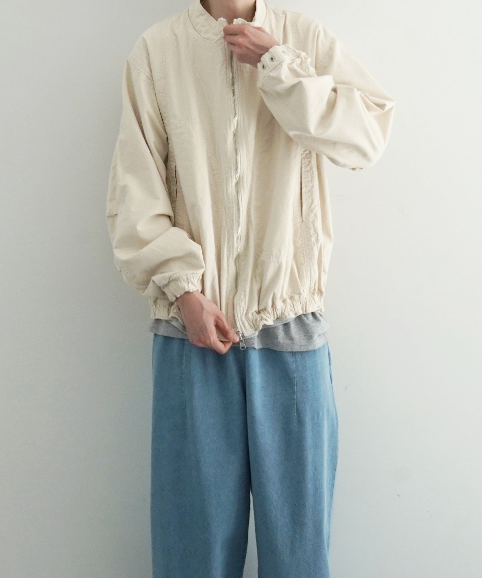 ISSUETHINGS 26a/106-c1/c-01 "NATURAL WHITE"