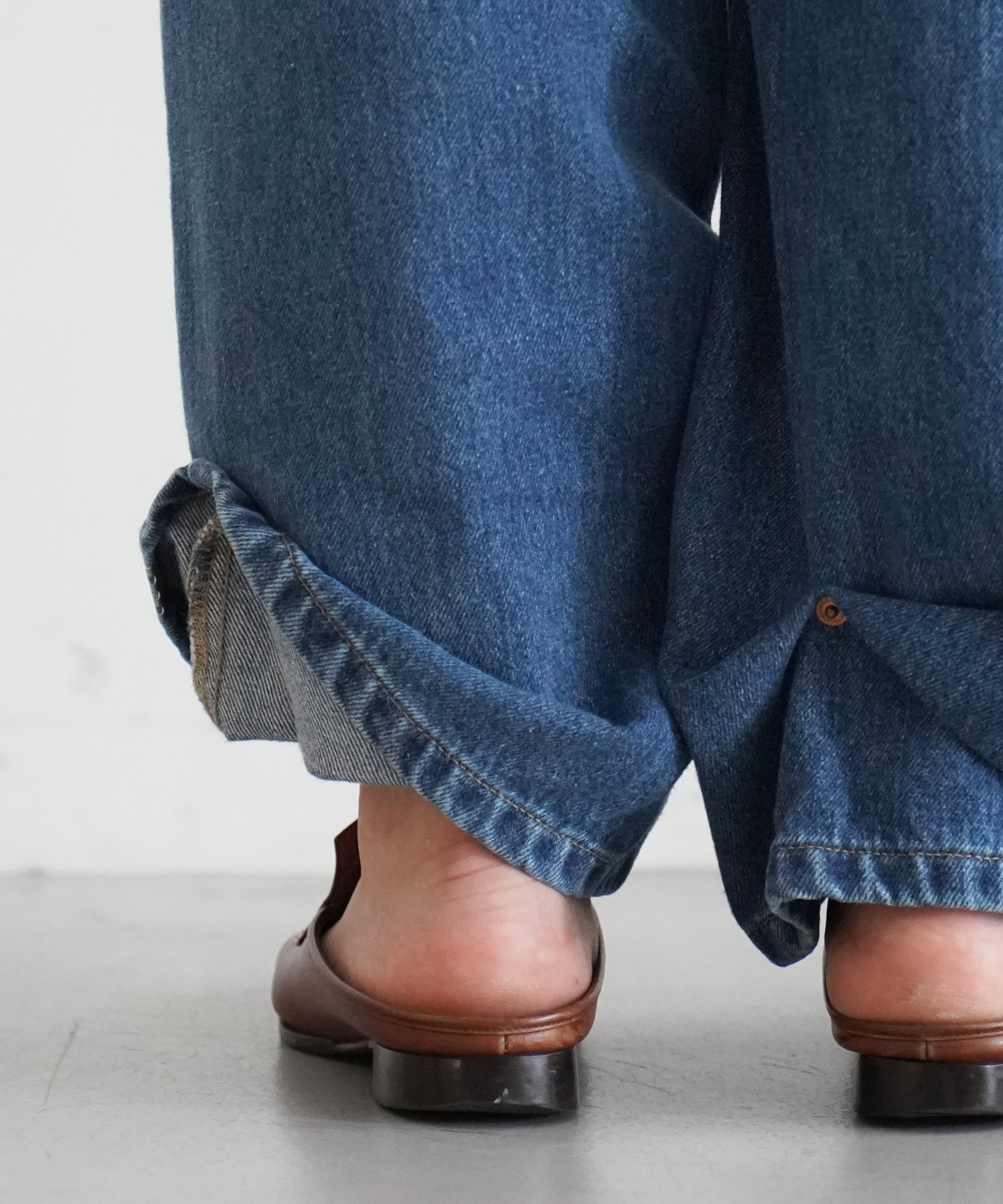 kotohayokozawa todo LOOSE ROLLED-UP JEANS "BLUE"